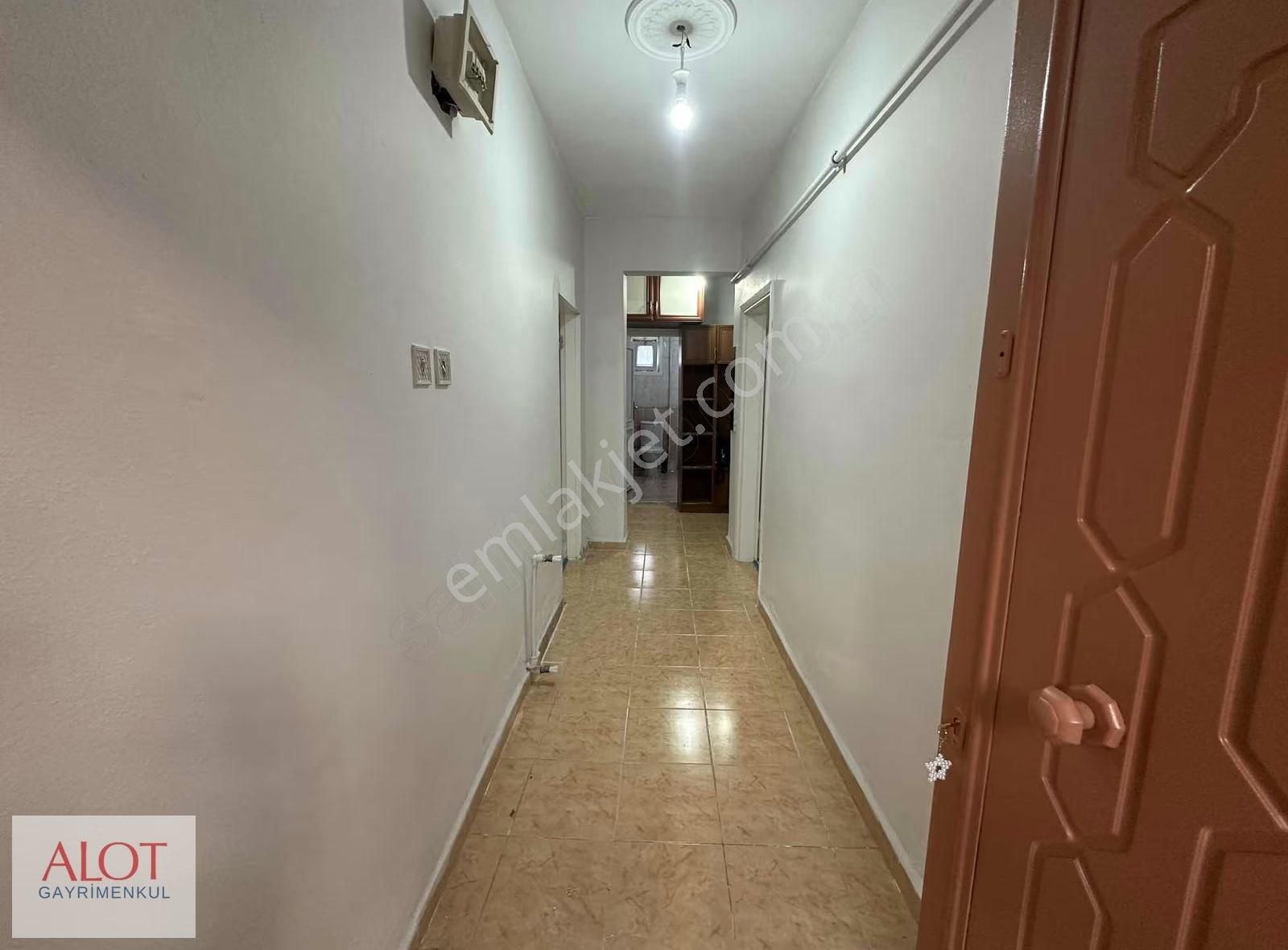 Üsküdar Mehmet Akif Mah. Kiralık-müstakil 2+1 Bahçe Katı