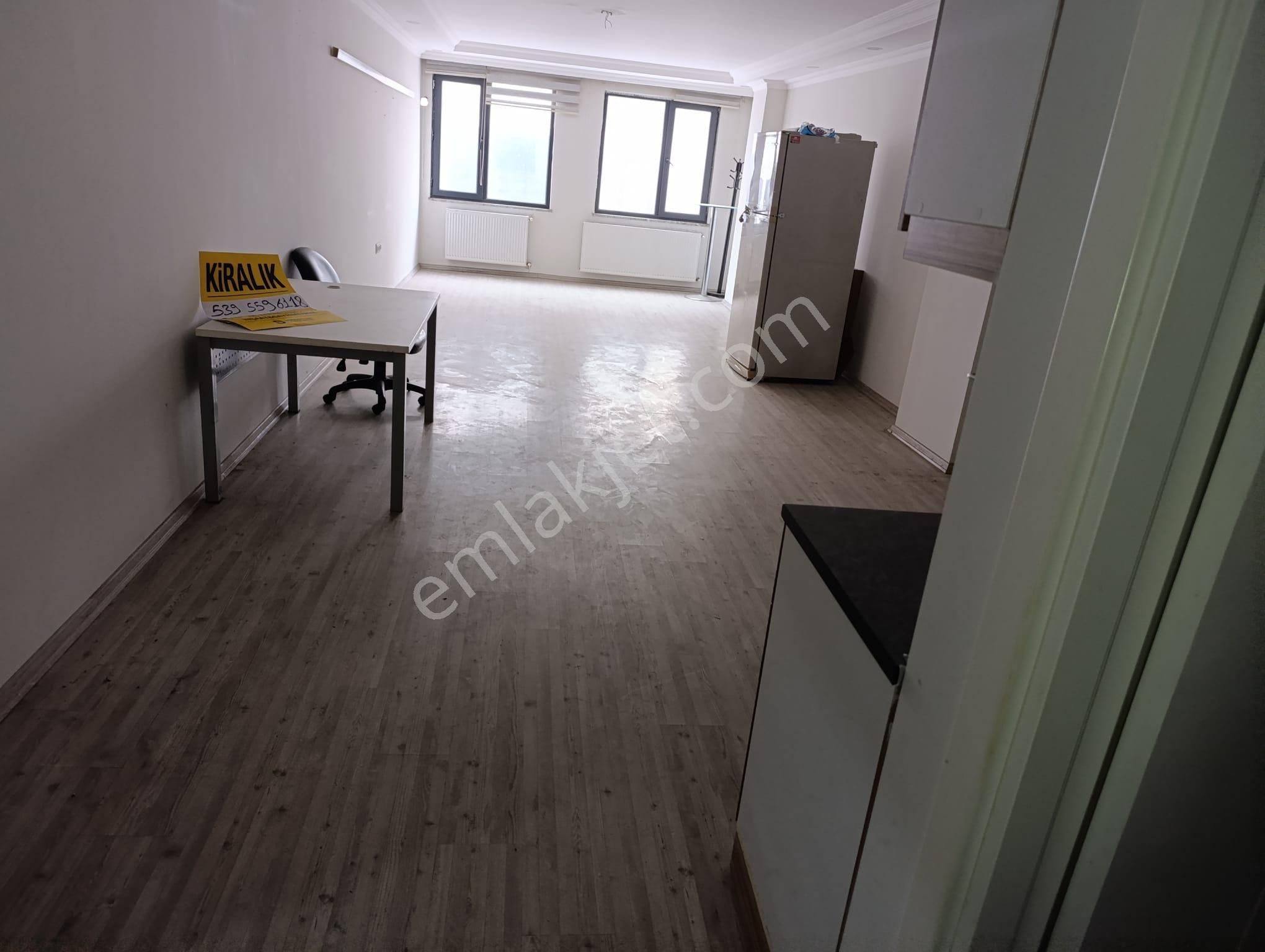 Üç Kardeşler'den İsmetpaşa Mh 100m2 Kiralık Dükkan