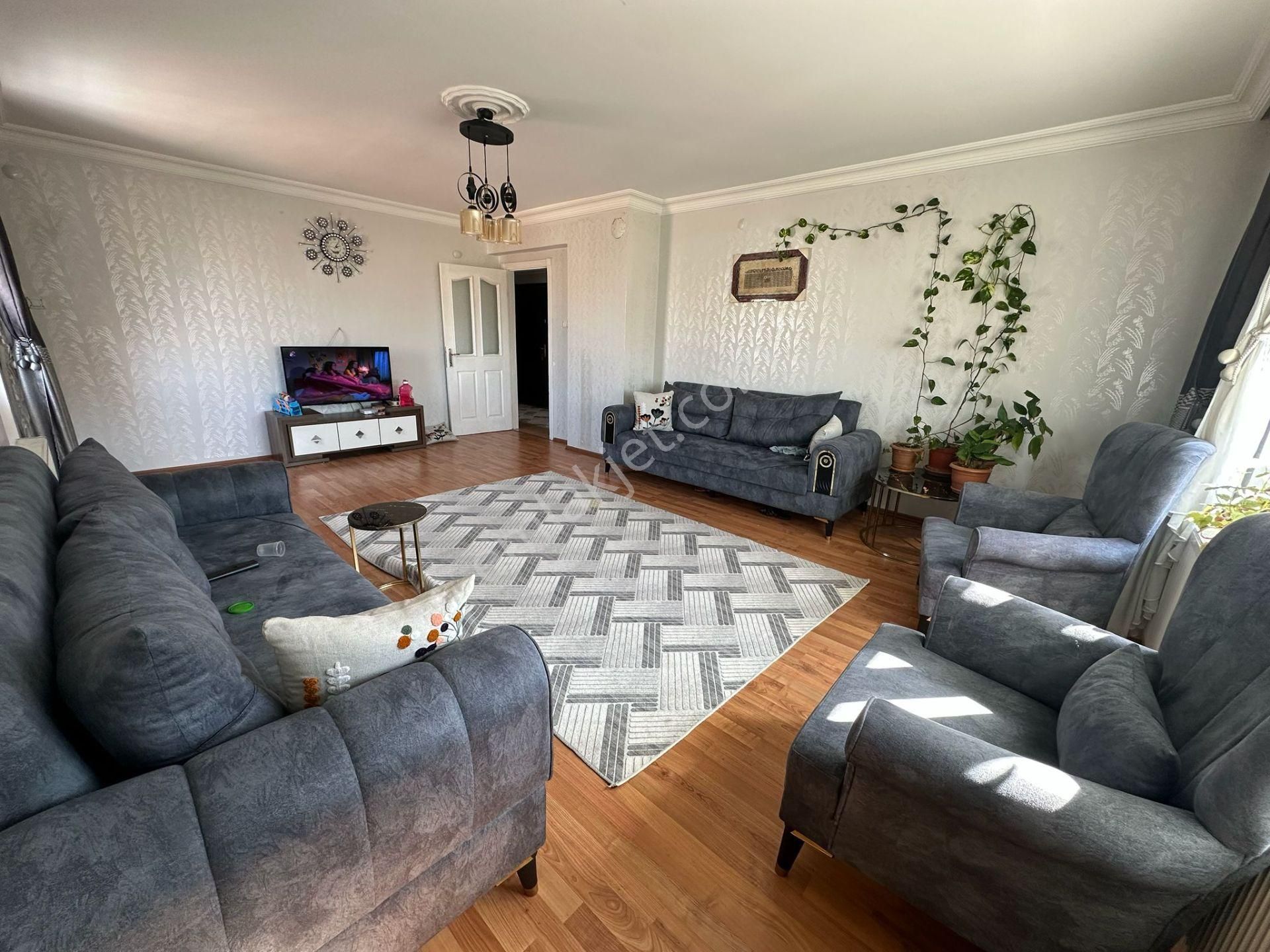 Altındağ - Battalgazi Mahallesinde Caddeye Yakın 3+1 Satılık Daire !!! - Görsel 4