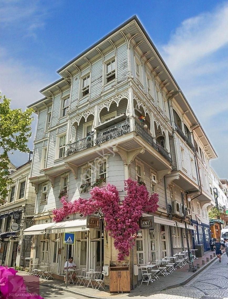 Prestijli Yol Yalısı Antika Eşyalı, Boğaza Hakim Dubleks İşyeri Olmaya Musait