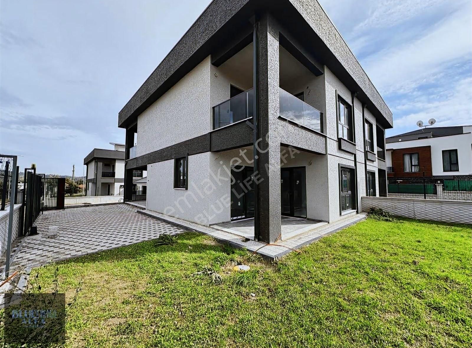 Dereçavuş'ta Satılık 4+1 Havuzlu Villa - Görsel 3