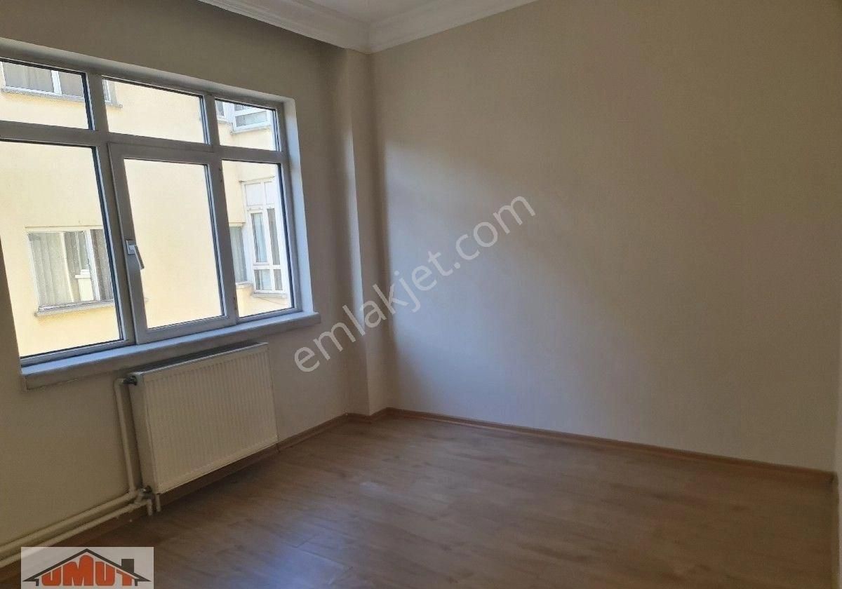 Beşevler Metrosuna Çok Yakın Katta Kombili 3+1 - Görsel 13