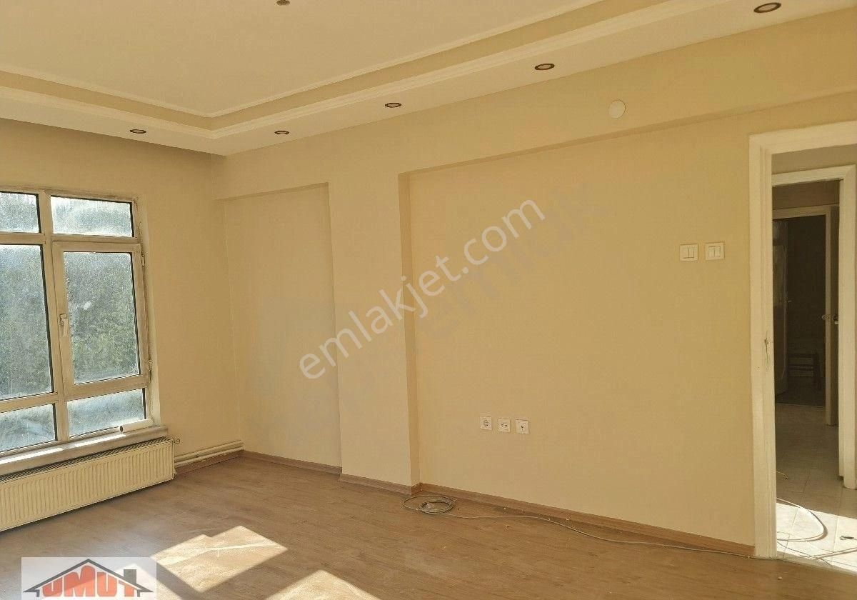 Beşevler Metrosuna Çok Yakın Katta Kombili 3+1 - Görsel 16