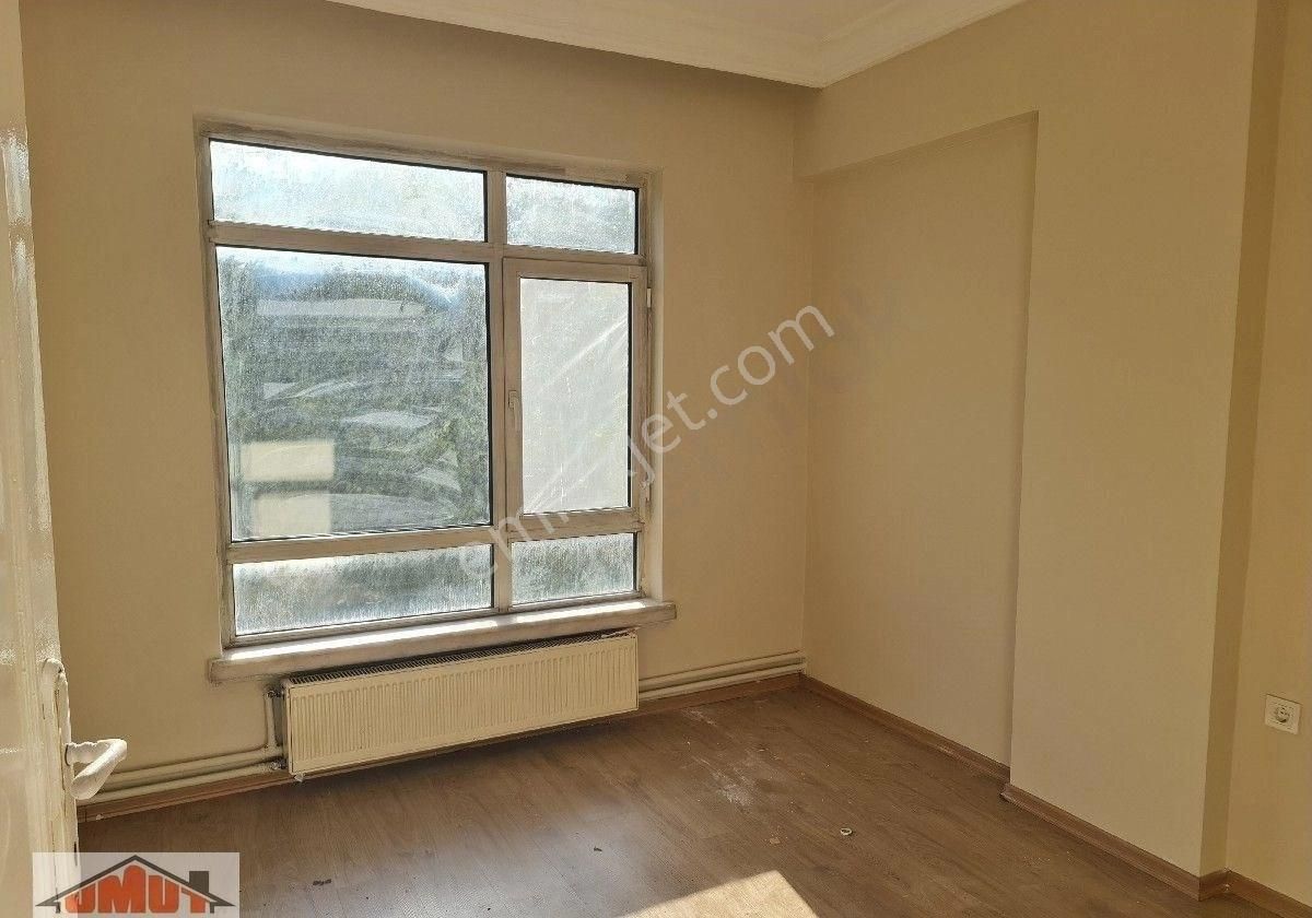 Beşevler Metrosuna Çok Yakın Katta Kombili 3+1 - Görsel 6