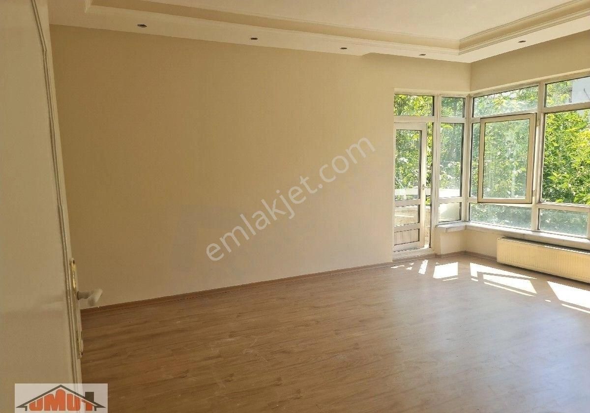 Beşevler Metrosuna Çok Yakın Katta Kombili 3+1