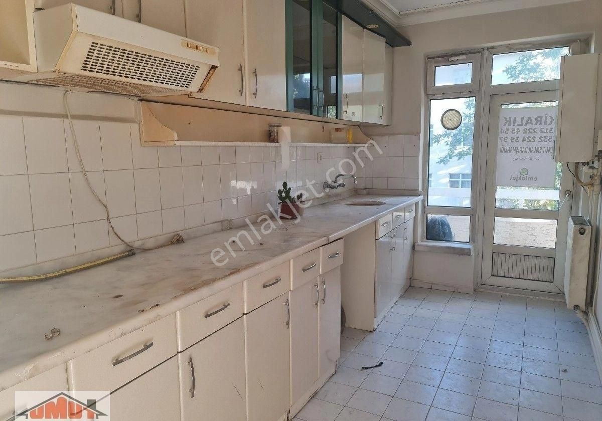 Beşevler Metrosuna Çok Yakın Katta Kombili 3+1 - Görsel 17