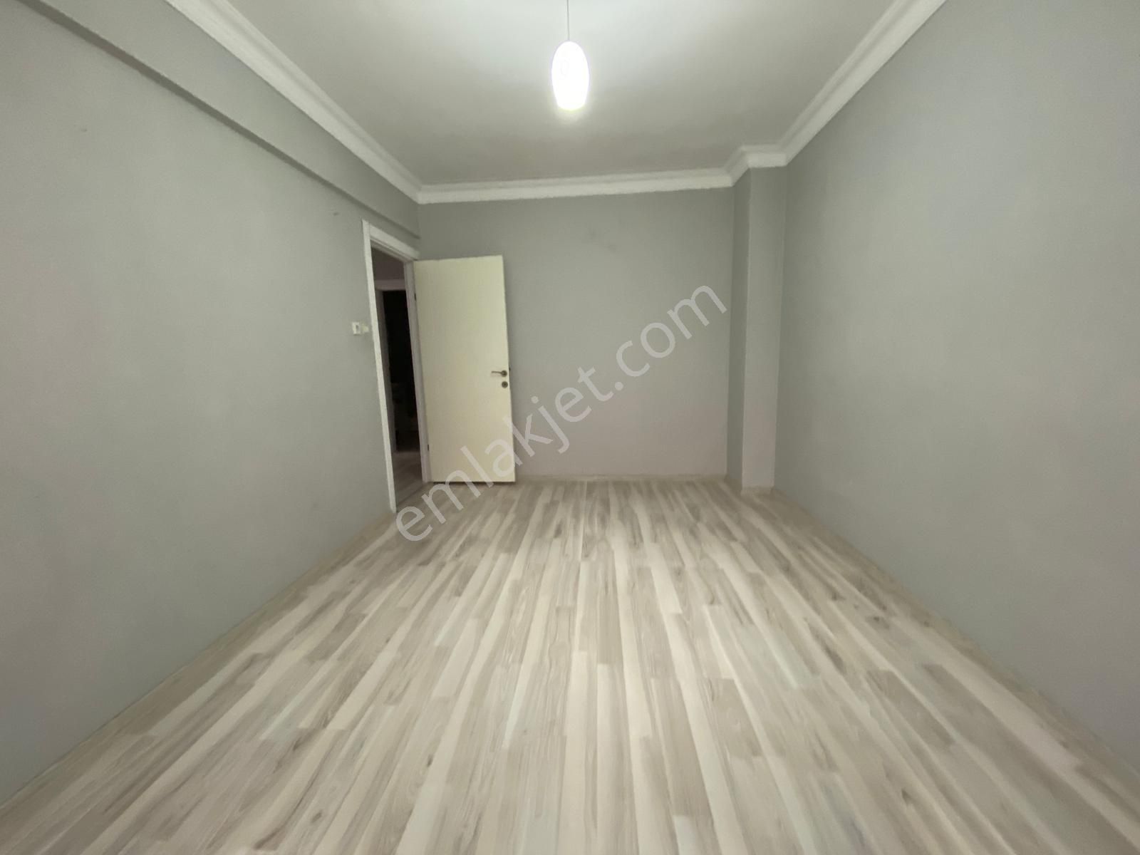 Valleyden Muhittin Mahallesinde Çarşıya Yakın, 3+1, 140m² Daire! - Görsel 5