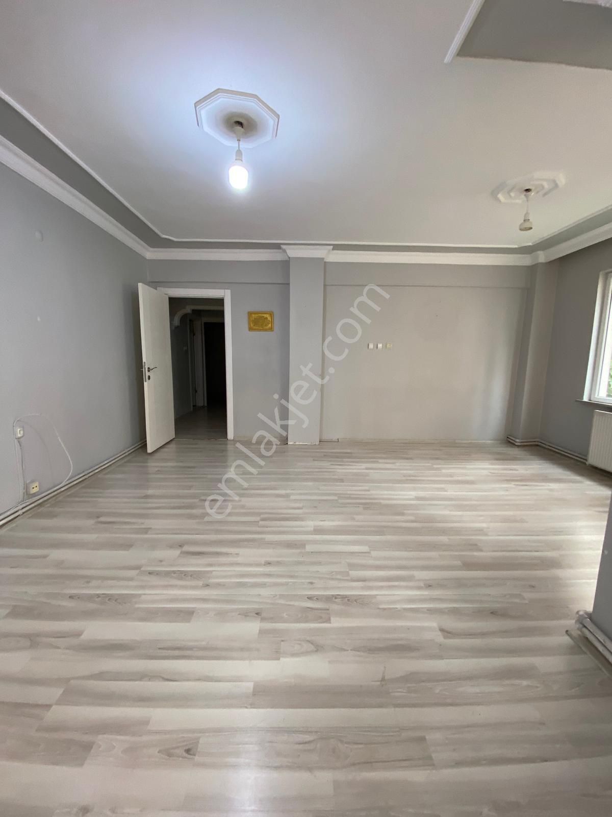 Valleyden Muhittin Mahallesinde Çarşıya Yakın, 3+1, 140m² Daire! - Görsel 16