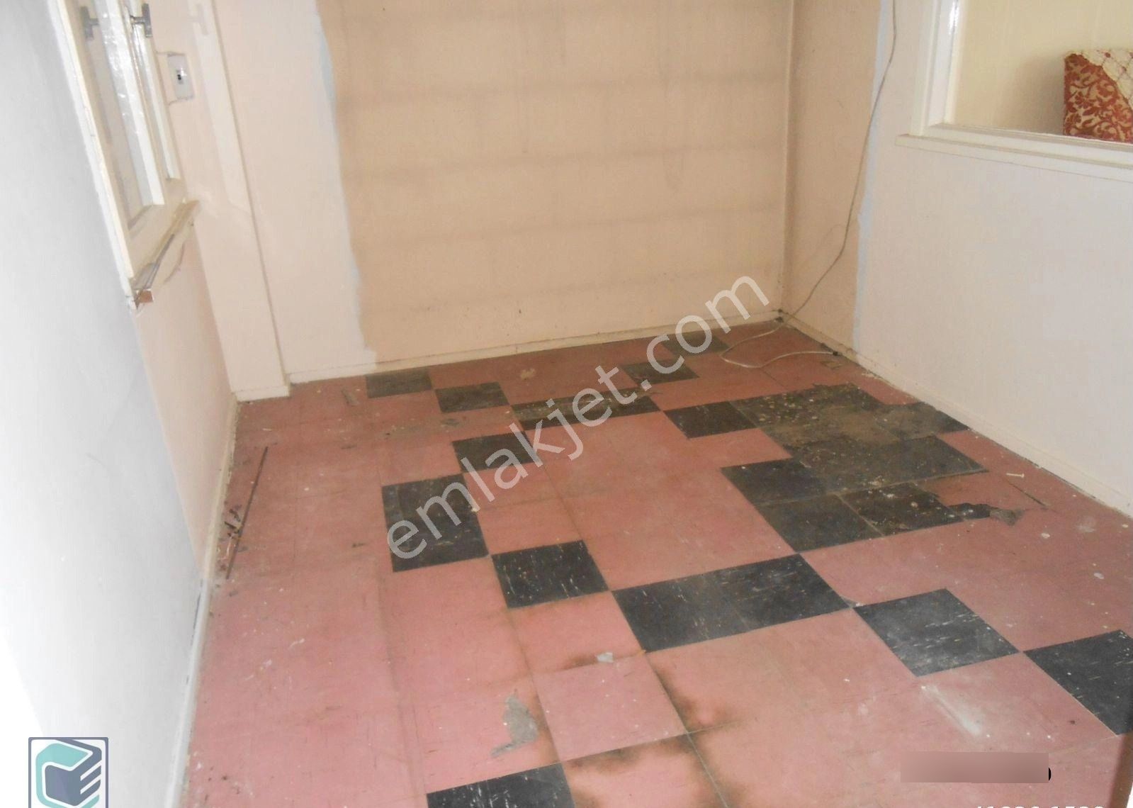 Bakırköy Y.mah Marmaraya İki Sok Semt Pazarına Bir Sk Mesafe Ara Kat Salonu 25 M2 Olan 2+1 95 - Görsel 35