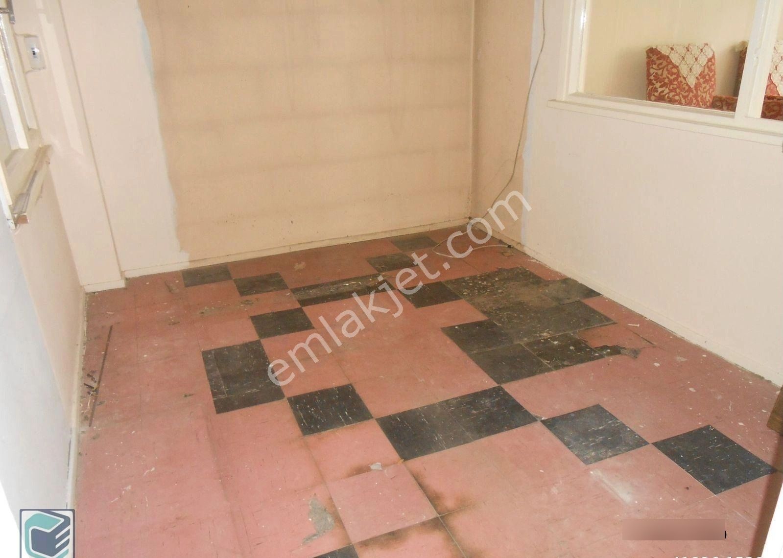 Bakırköy Y.mah Marmaraya İki Sok Semt Pazarına Bir Sk Mesafe Ara Kat Salonu 25 M2 Olan 2+1 95 - Görsel 22