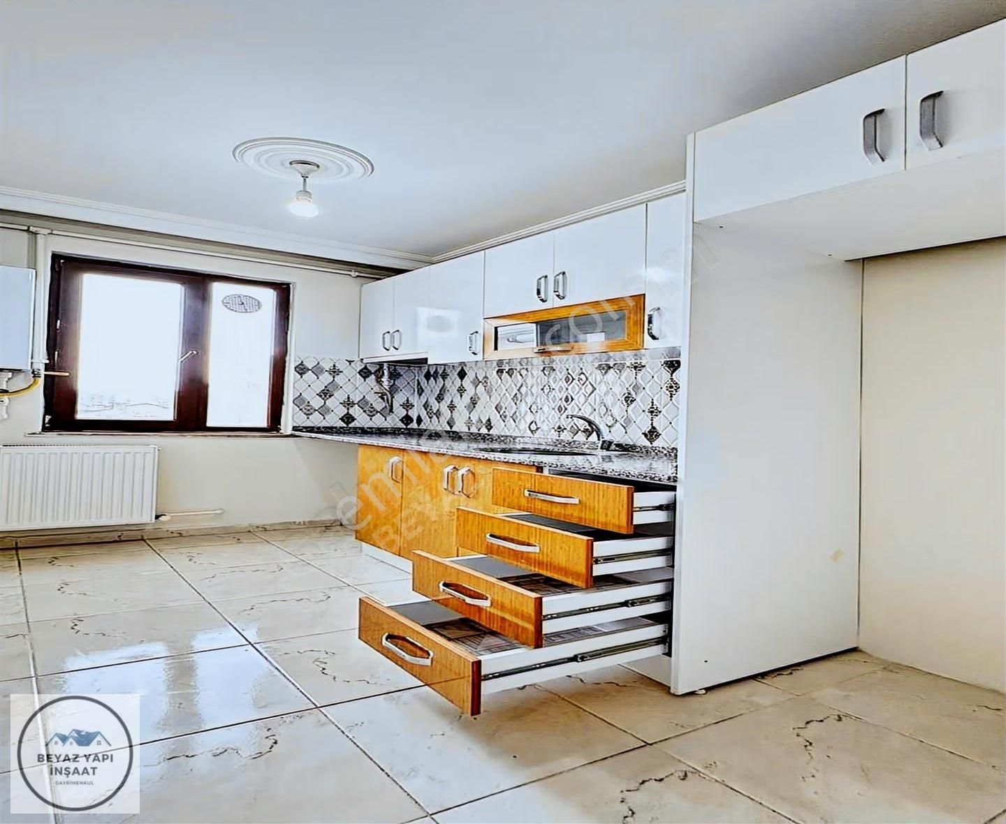 Beyaz Yapı'dan Pretijli Konum'da Kullanışlı 2+1 Ara Kat !!!! - Görsel 17