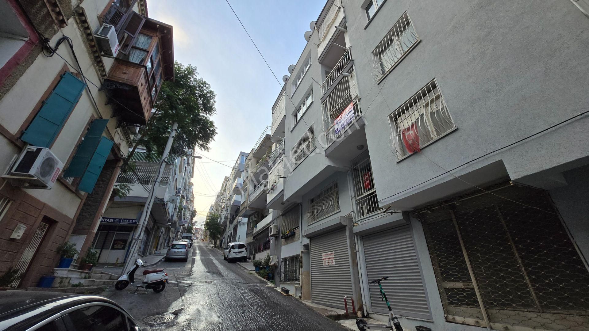 Konak Mithatpaşa Mah. Arakat 3+1 Doğalgazlı Kapalı Mutfak 95 M2 Satılık Daire - Görsel 3