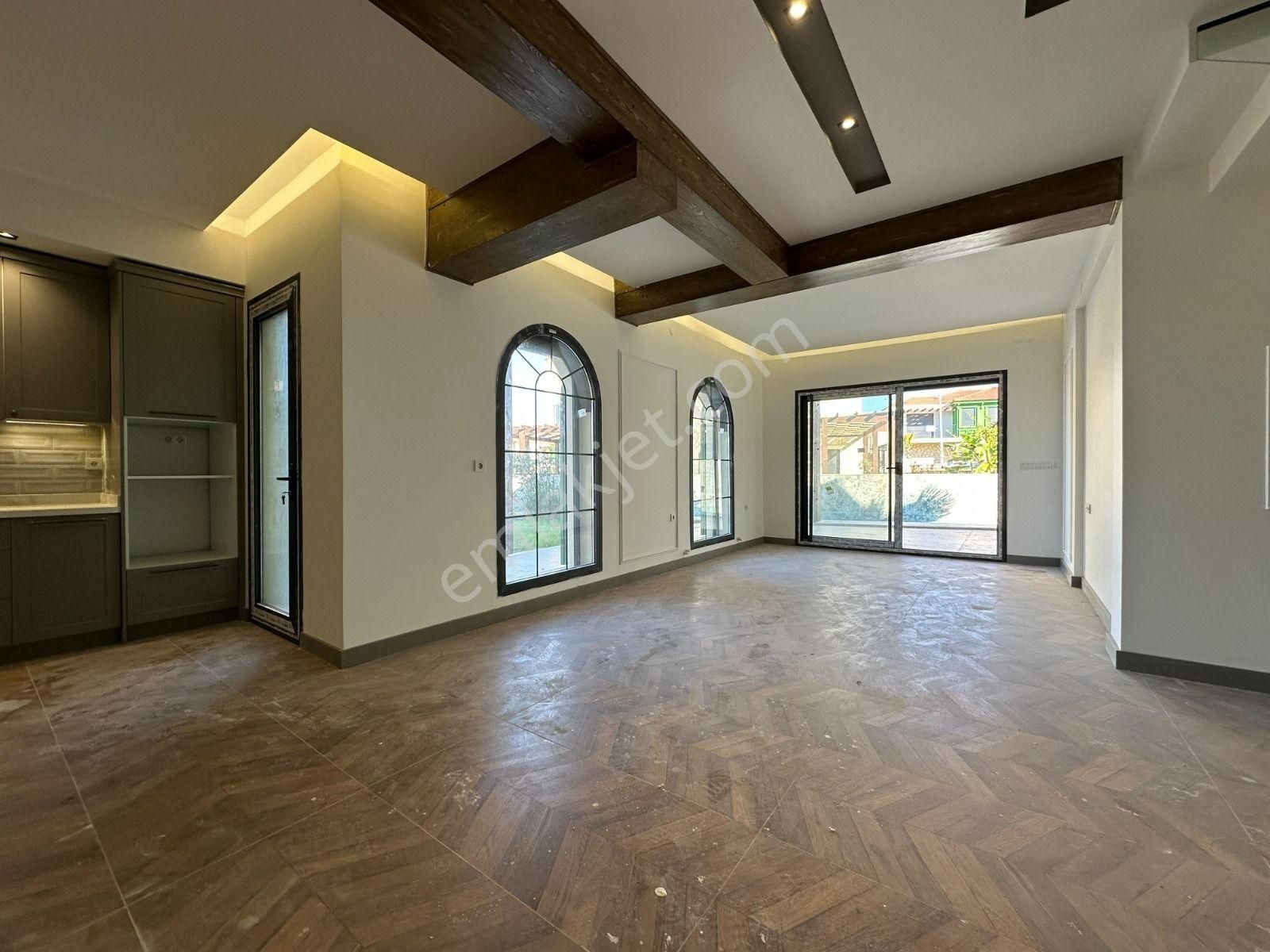 Kuşadası'nda Deniz Ve Doğa Manzaralı Özel Mimari Son Villalar - Görsel 13