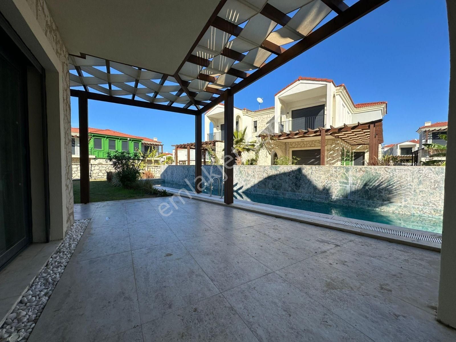 Kuşadası'nda Deniz Ve Doğa Manzaralı Özel Mimari Son Villalar - Görsel 10