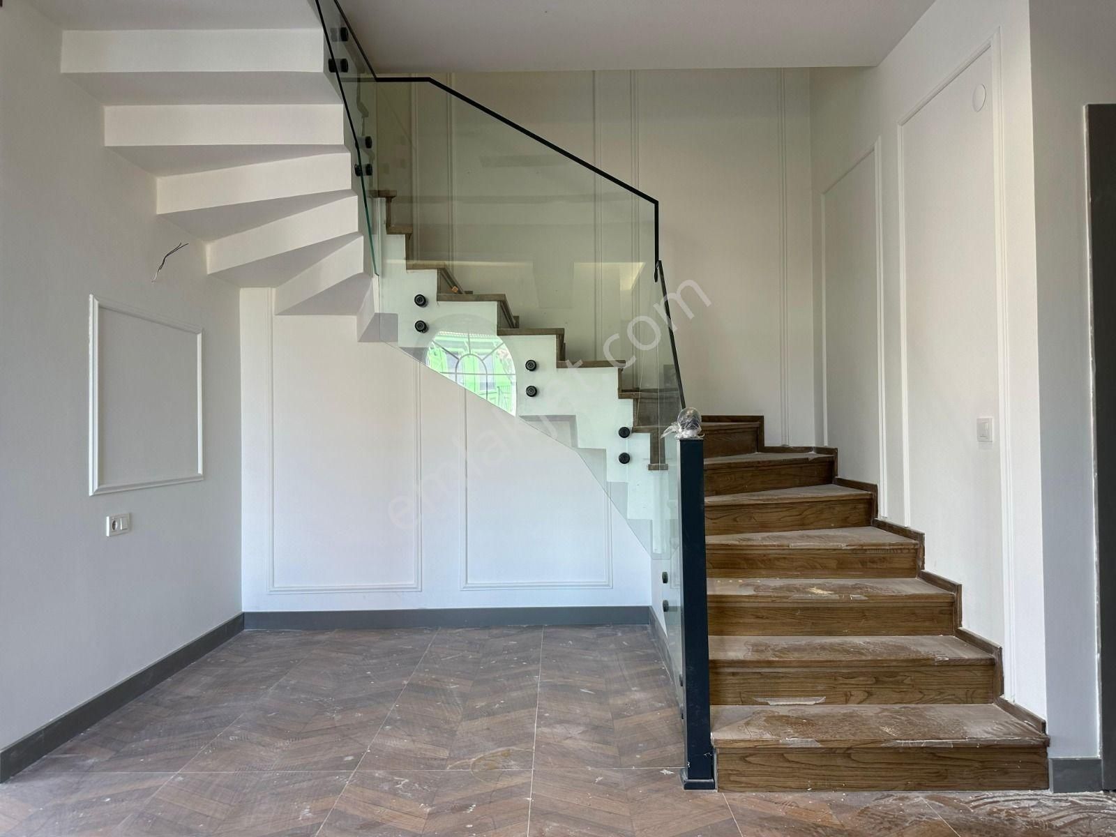 Kuşadası'nda Deniz Ve Doğa Manzaralı Özel Mimari Son Villalar - Görsel 26