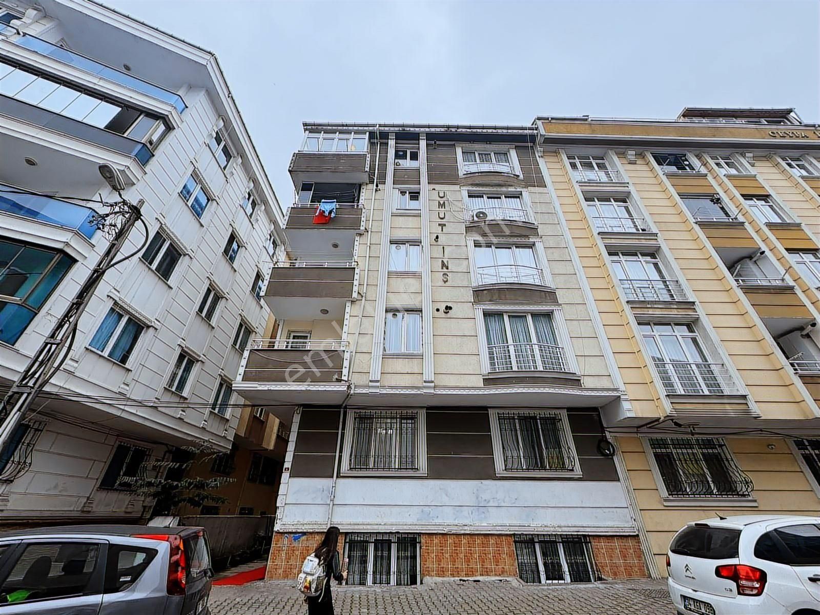 Mehmet Akif Mah 2+1 Balkonlu Metrobüse Komşu Geniş Satılık Daire - Görsel 3