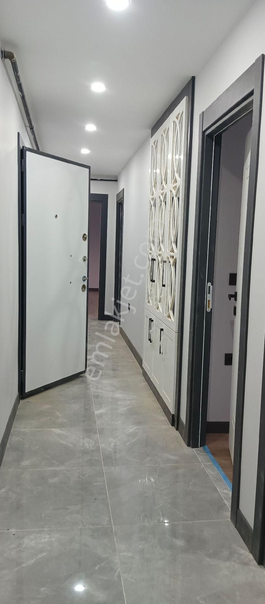 Beylikdüzü Gürpınar'da 2+1 Ara Kat İskanlı Sıfır Balkonlu Satılık Daire - Görsel 14