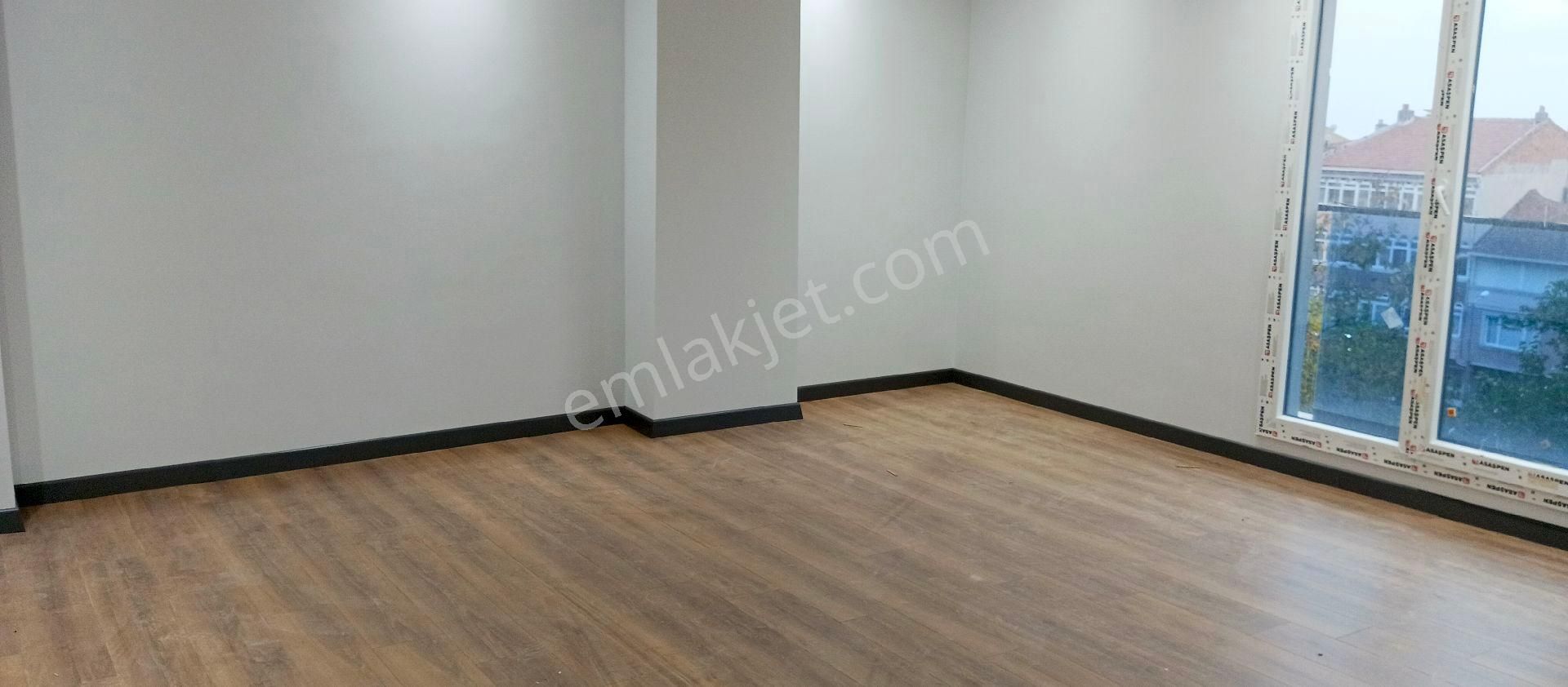 Beylikdüzü Gürpınar'da 2+1 Ara Kat İskanlı Sıfır Balkonlu Satılık Daire - Görsel 6