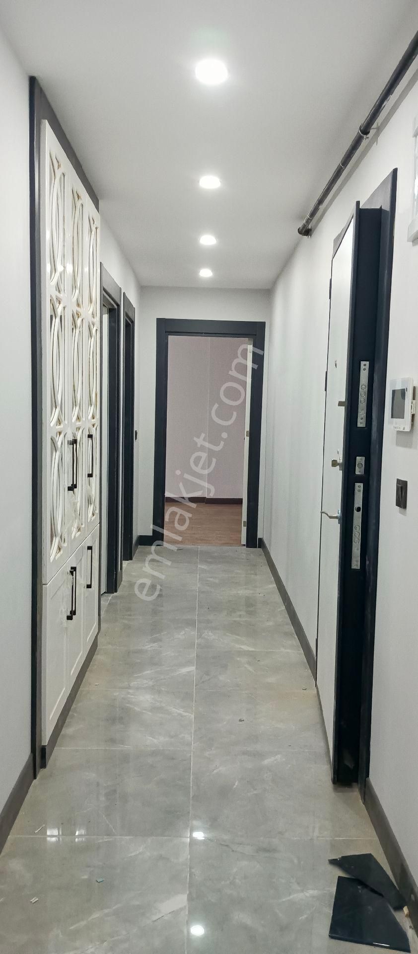 Beylikdüzü Gürpınar'da 2+1 Ara Kat İskanlı Sıfır Balkonlu Satılık Daire - Görsel 10