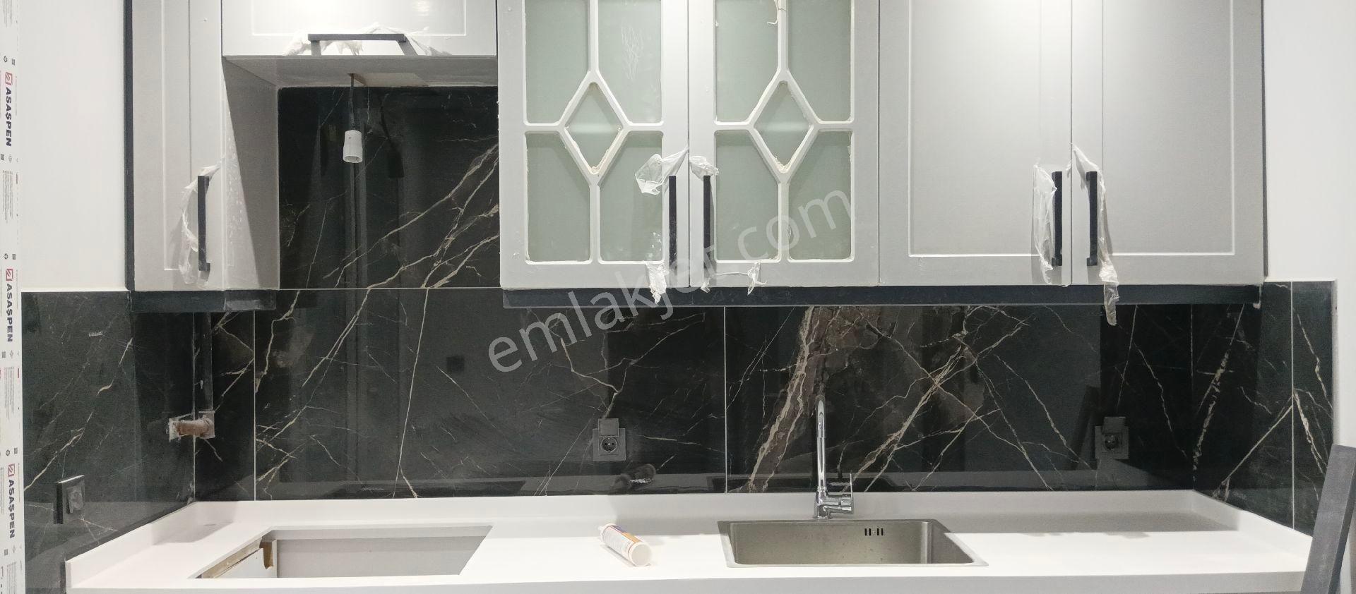 Beylikdüzü Gürpınar'da 2+1 Ara Kat İskanlı Sıfır Balkonlu Satılık Daire - Görsel 3