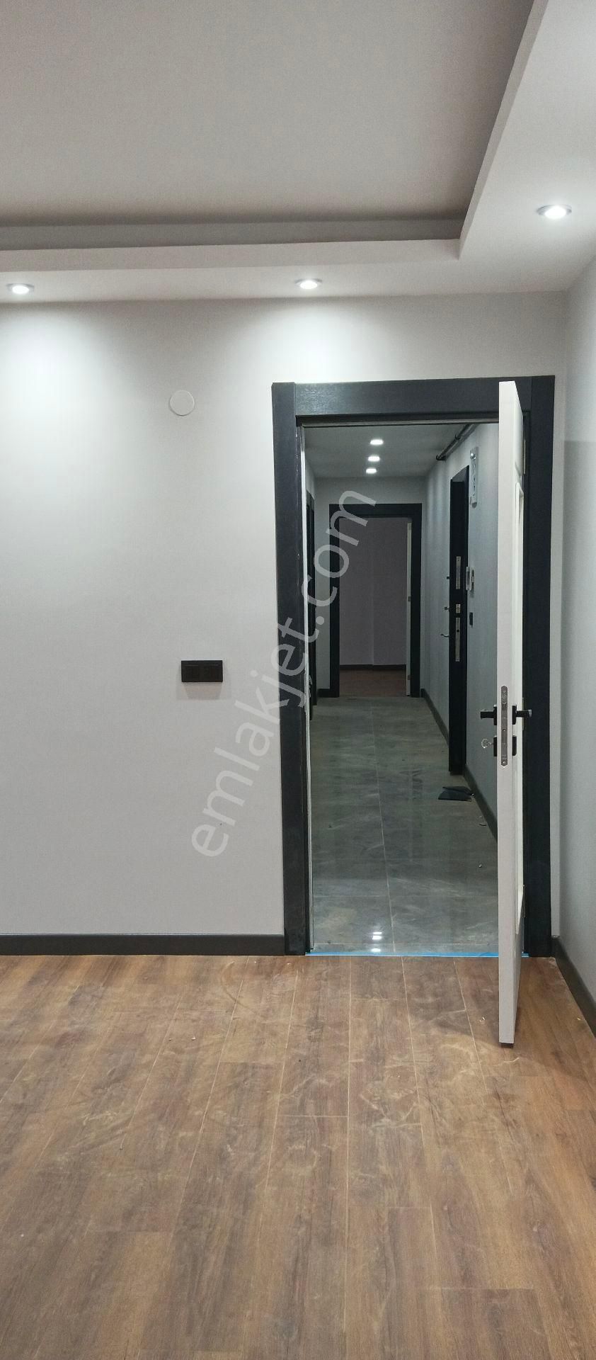 Beylikdüzü Gürpınar'da 2+1 Ara Kat İskanlı Sıfır Balkonlu Satılık Daire - Görsel 8