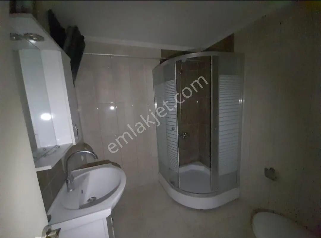 Bergama Fatih Mah Kapalı Mutfak Doğalgazlı Üçlü Ankastre Setli 2+1 Geniş Daire Kiralık - Görsel 8