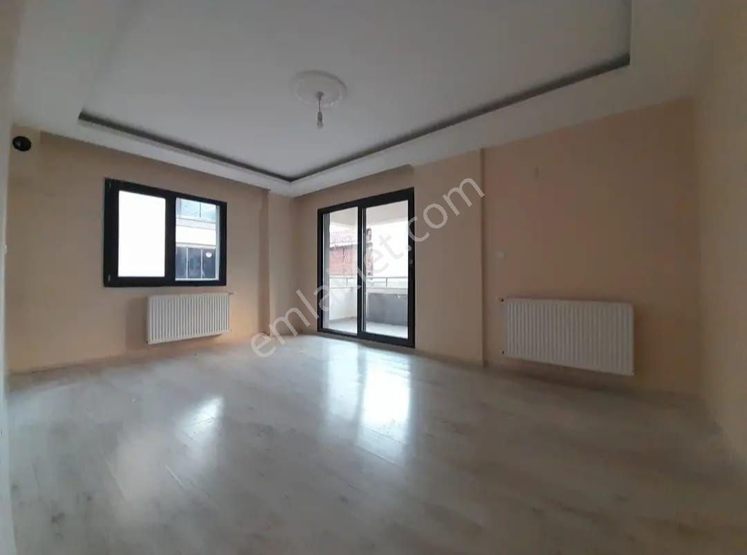 Bergama Fatih Mah Kapalı Mutfak Doğalgazlı Üçlü Ankastre Setli 2+1 Geniş Daire Kiralık - Görsel 3