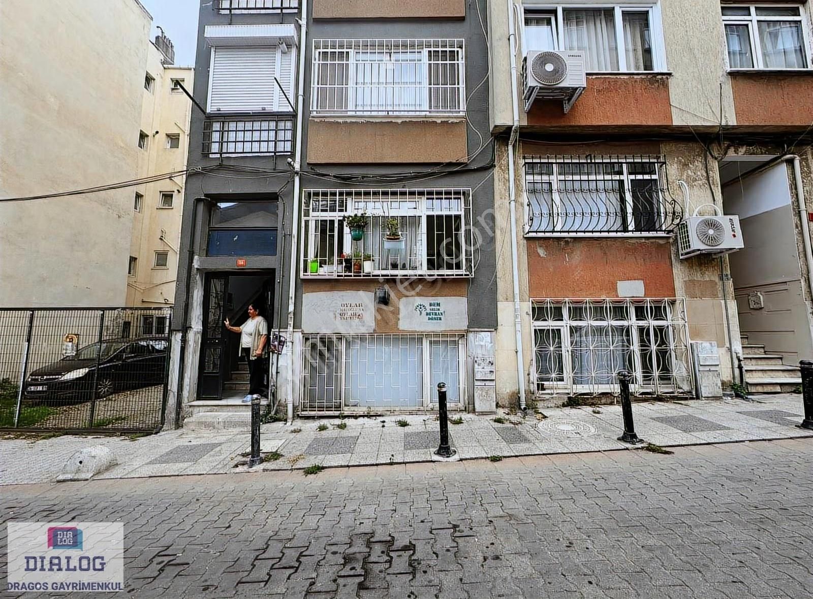 Kadıköy Rasimpaşada Satılık Daire 2+1
