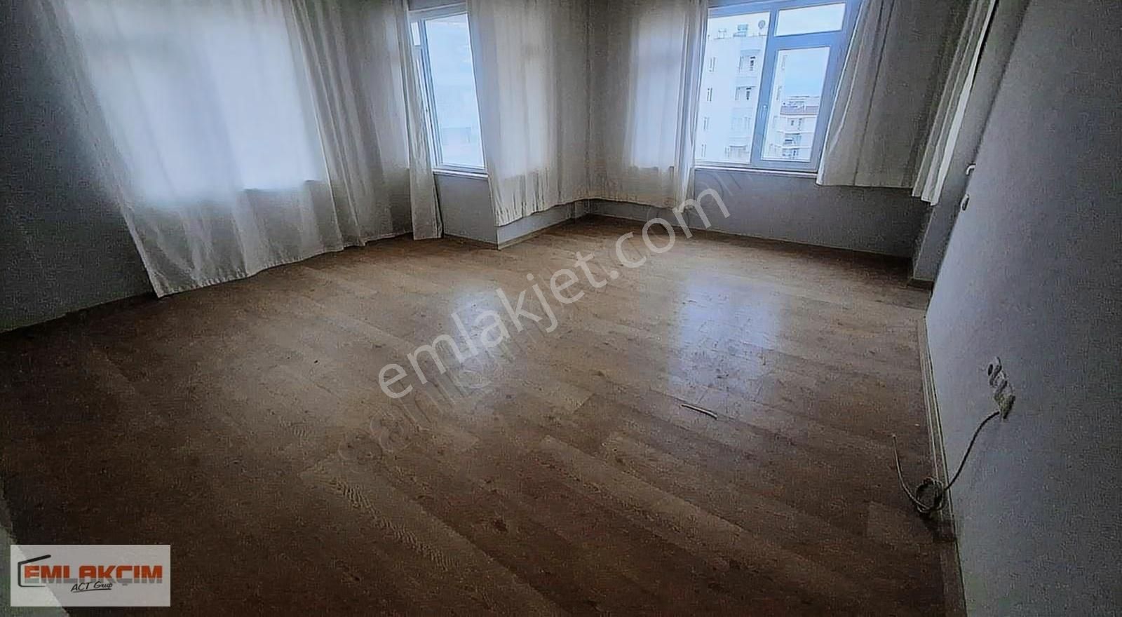 Çankaya Mah De Sitede Manzaralı 3+1 Satılık - Görsel 3