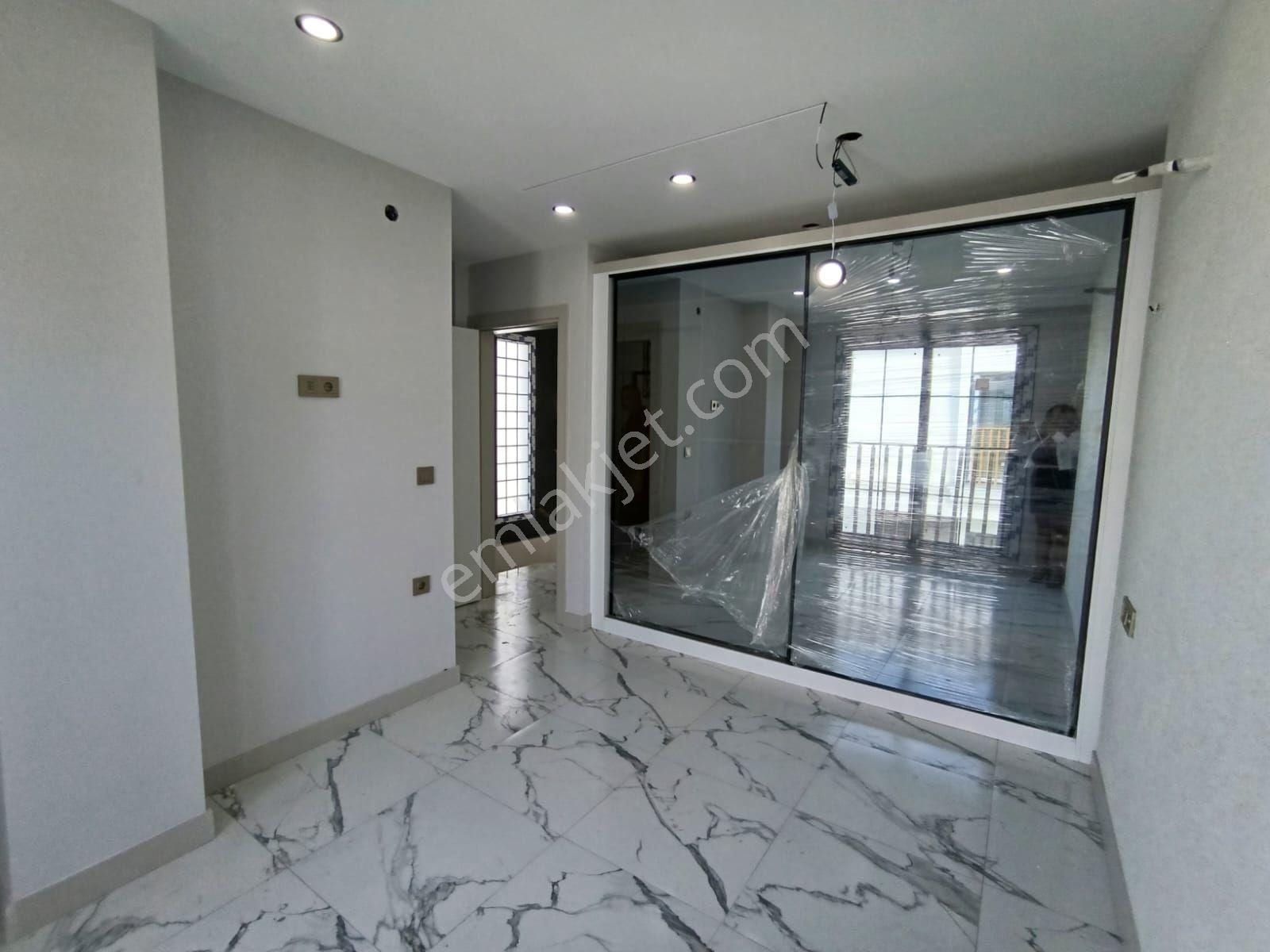 Kuşadası'nda Özel Havuzlu Sıfır Geniş Bahçeli Müstakil 4+1 Villa - Görsel 29