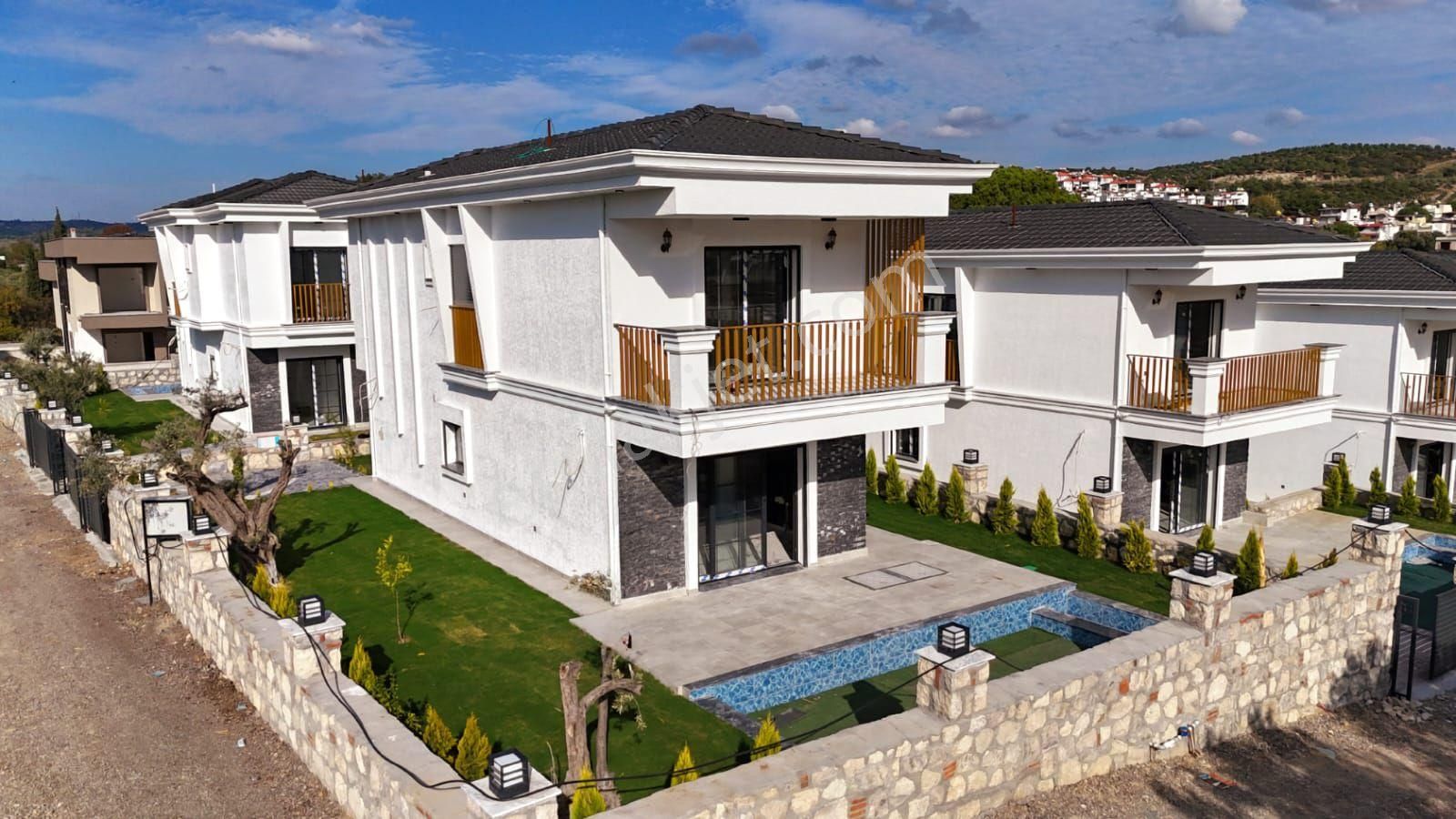 Kuşadası Davutlar'da Sıfır Özel Havuzlu Villa - Görsel 14