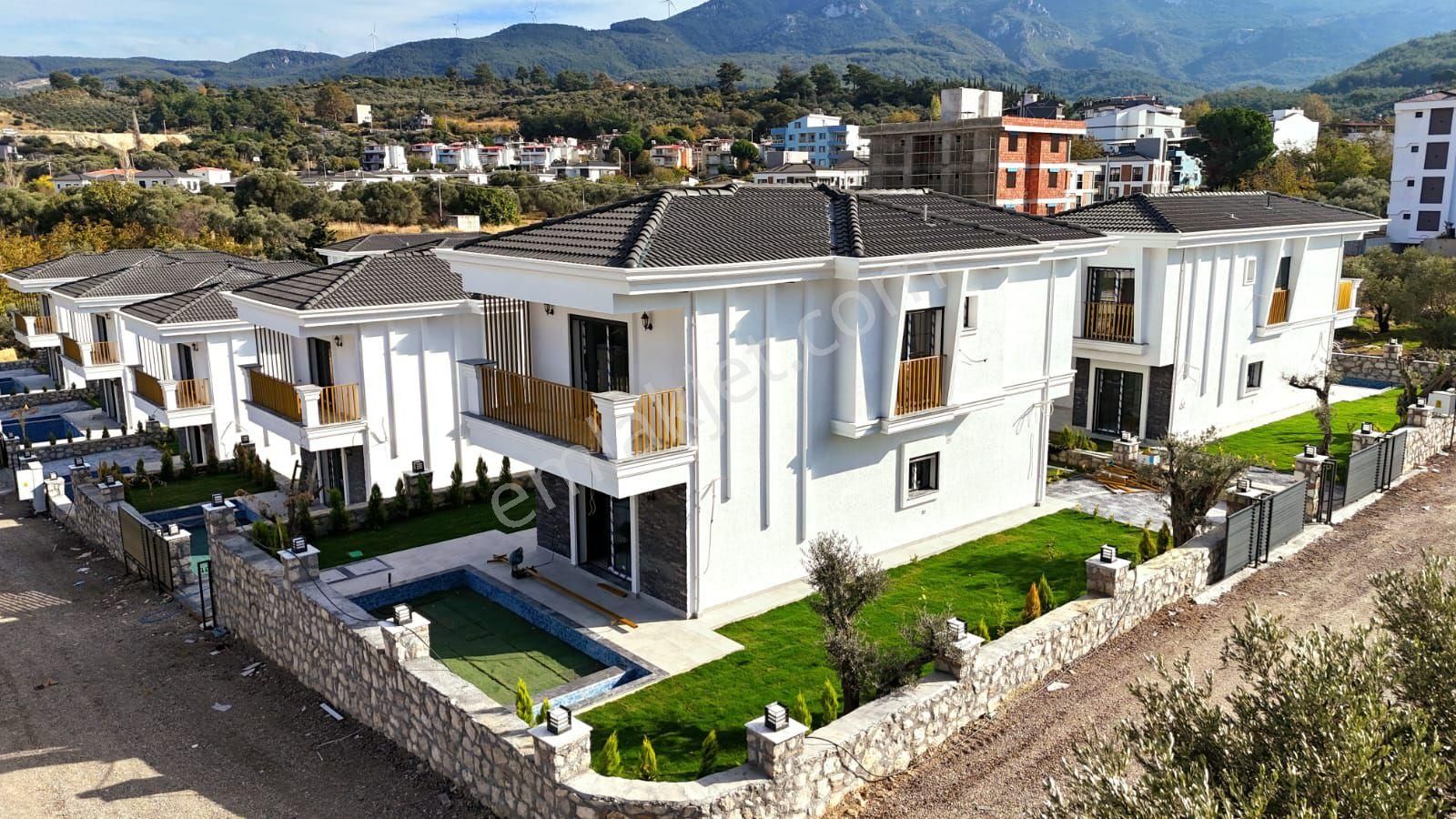 Kuşadası Davutlar'da Sıfır Özel Havuzlu Villa - Görsel 16