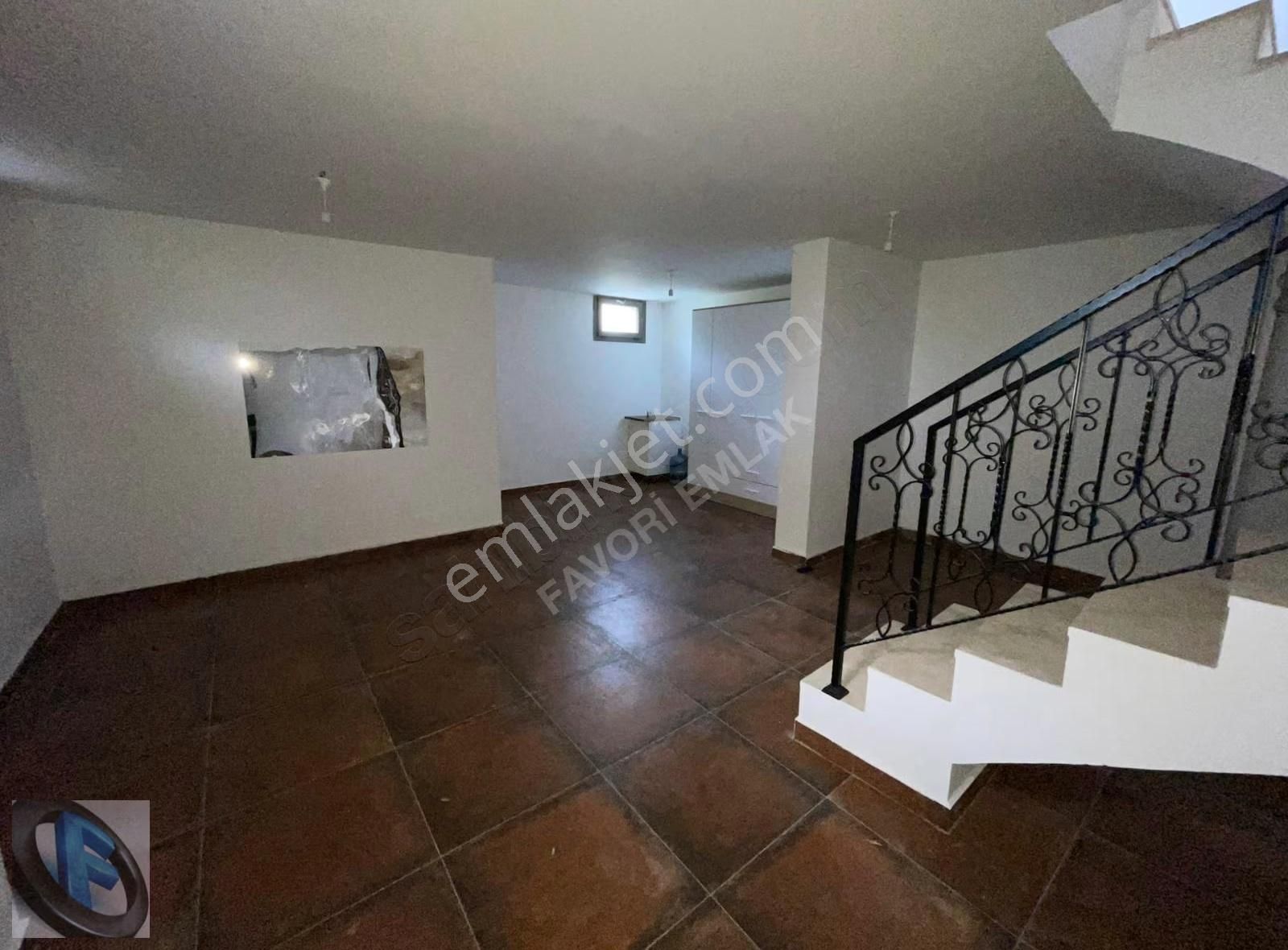 Favori'den Butik Havuzlu Sitede Müstakil Bahçeli 2+1 Villa - Görsel 2