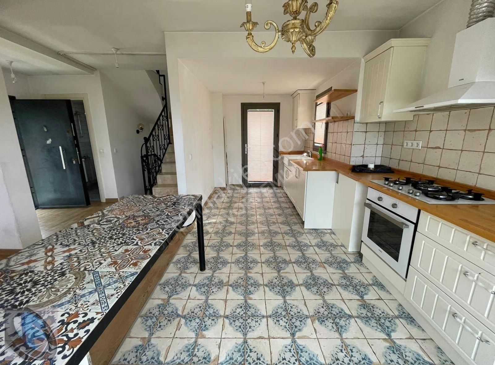 Favori'den Butik Havuzlu Sitede Müstakil Bahçeli 2+1 Villa - Görsel 15