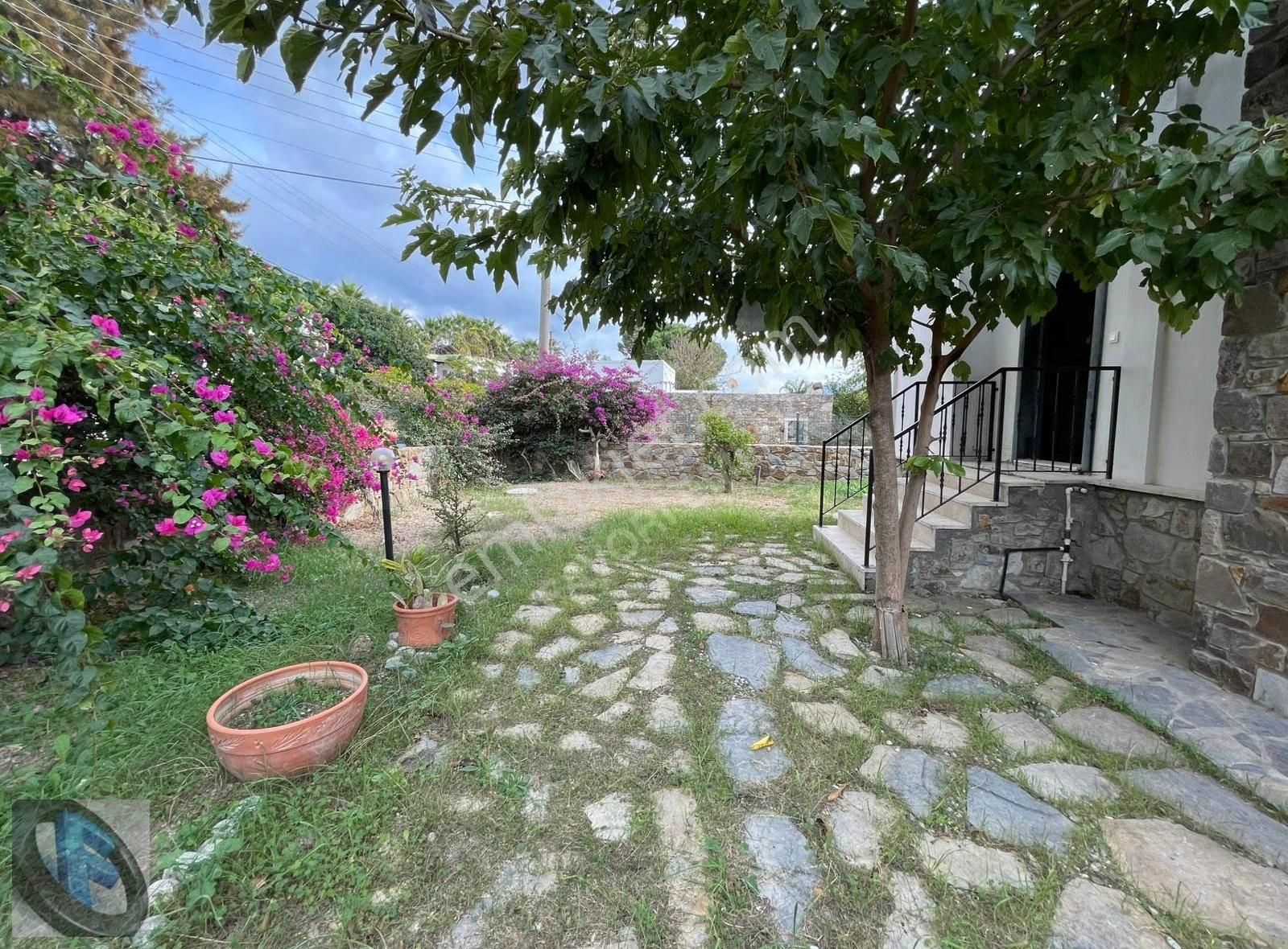 Favori'den Butik Havuzlu Sitede Müstakil Bahçeli 2+1 Villa - Görsel 14