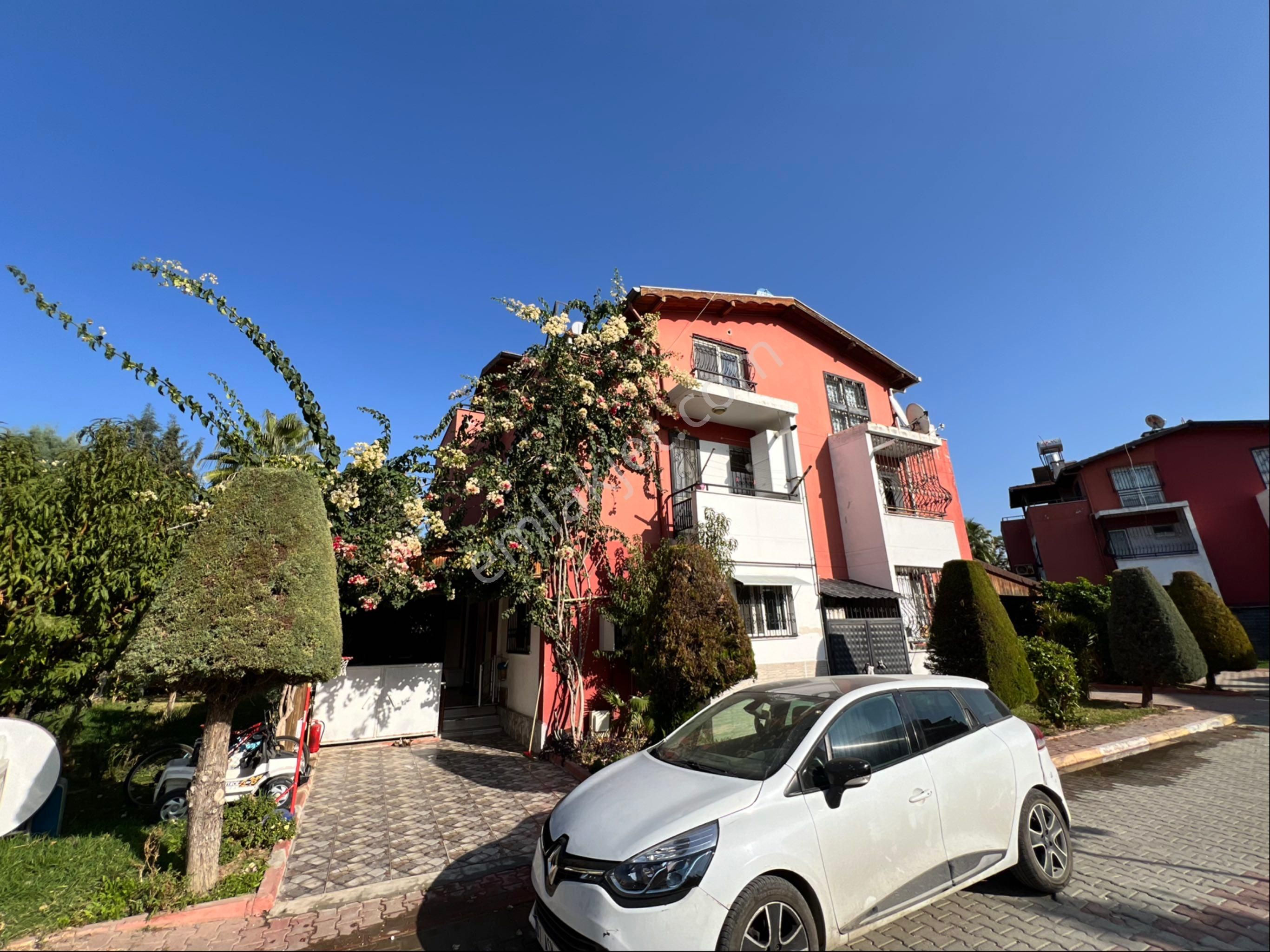 Akkapı Bahar Villalarında Satılık 5+1