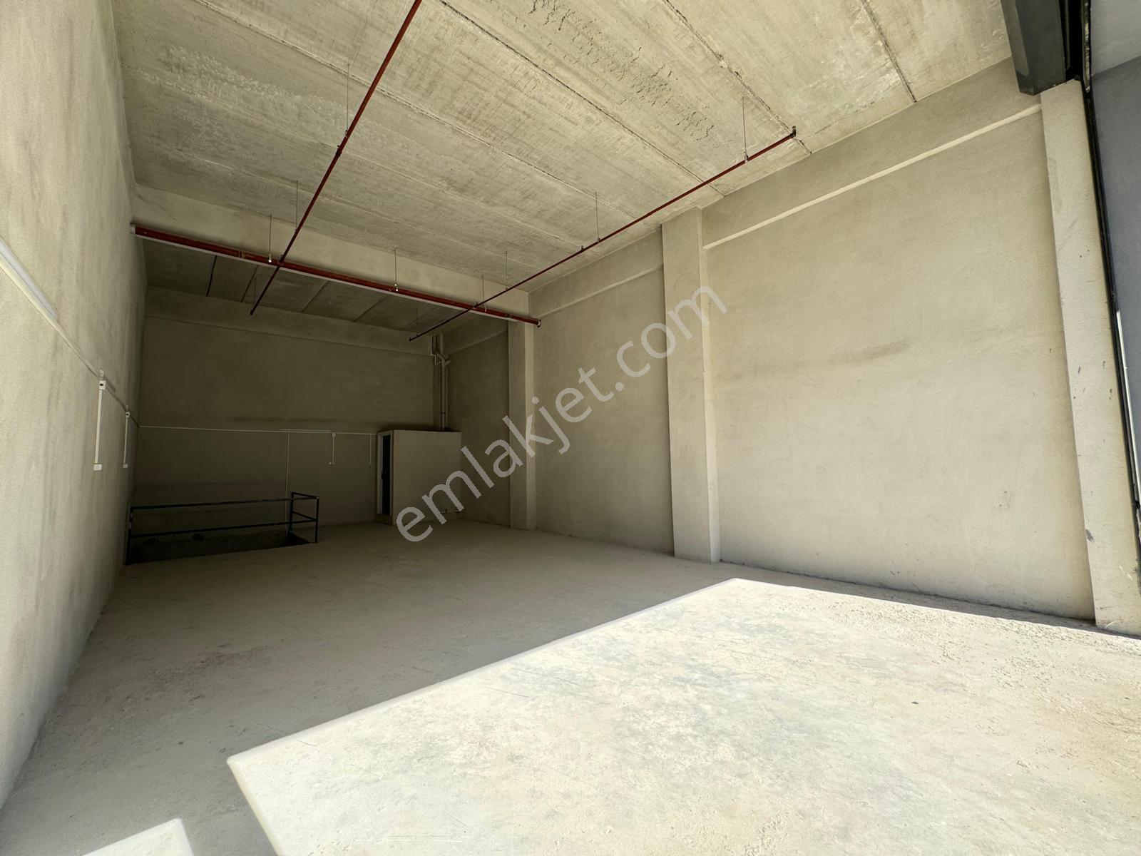 Salih Cüstan İş Merkezi Kiralık 90 M2 İmalathane + 82 M2 Depo - Görsel 5