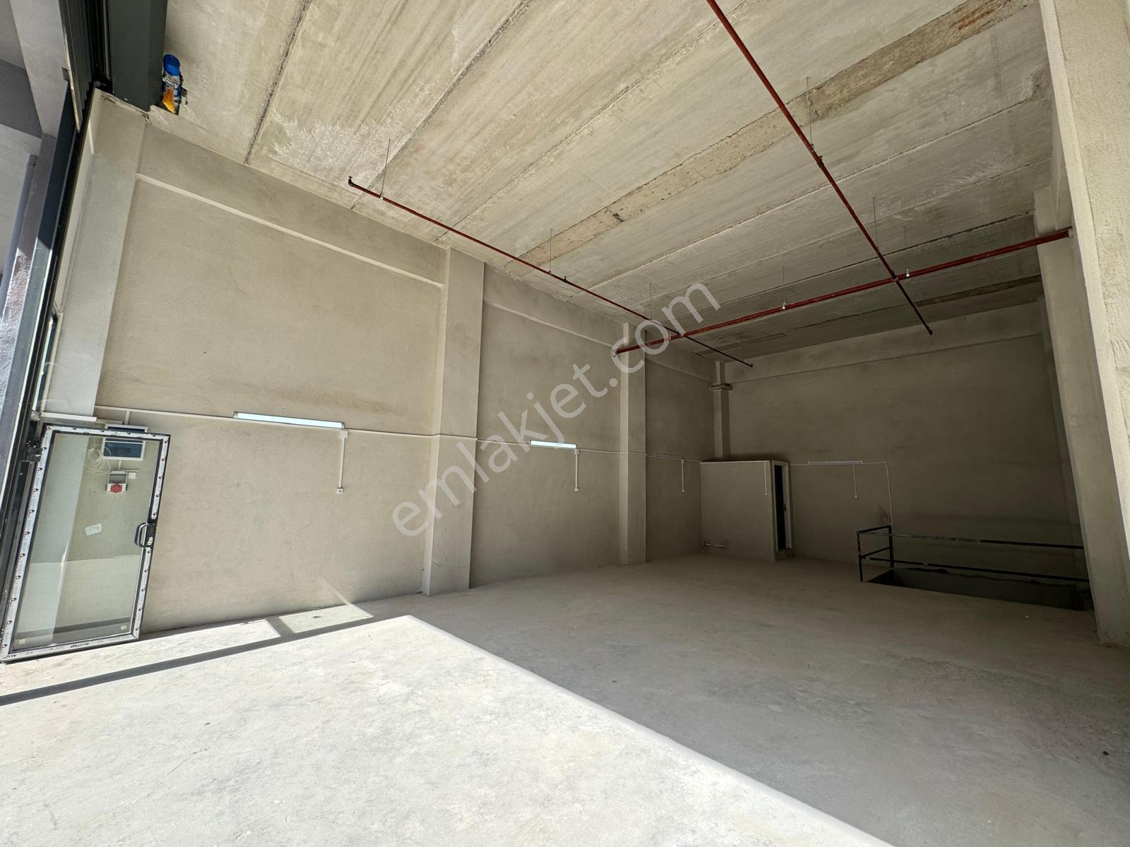 Salih Cüstan İş Merkezi Kiralık 90 M2 İmalathane + 82 M2 Depo - Görsel 8