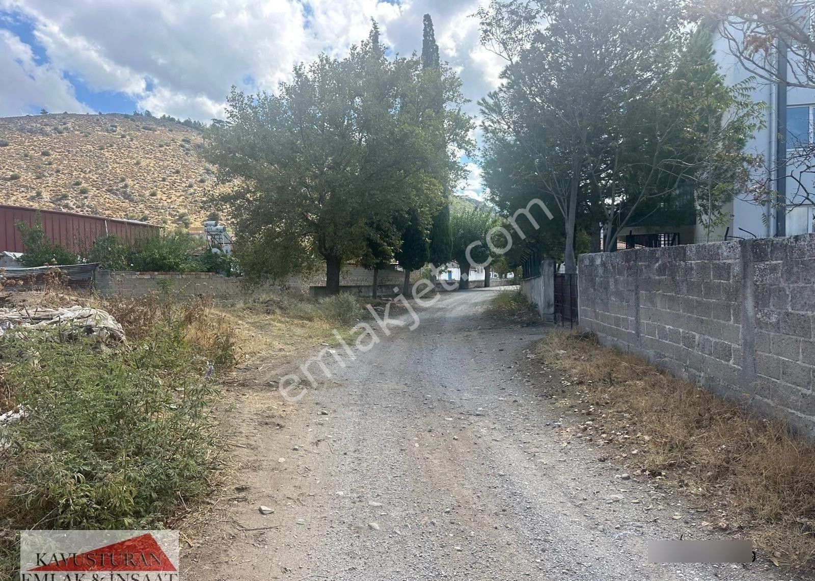 Kavuşturan Emlak'tan Havran Büyükdere Köy Merkezin'de Satılık Bahçe - Görsel 35