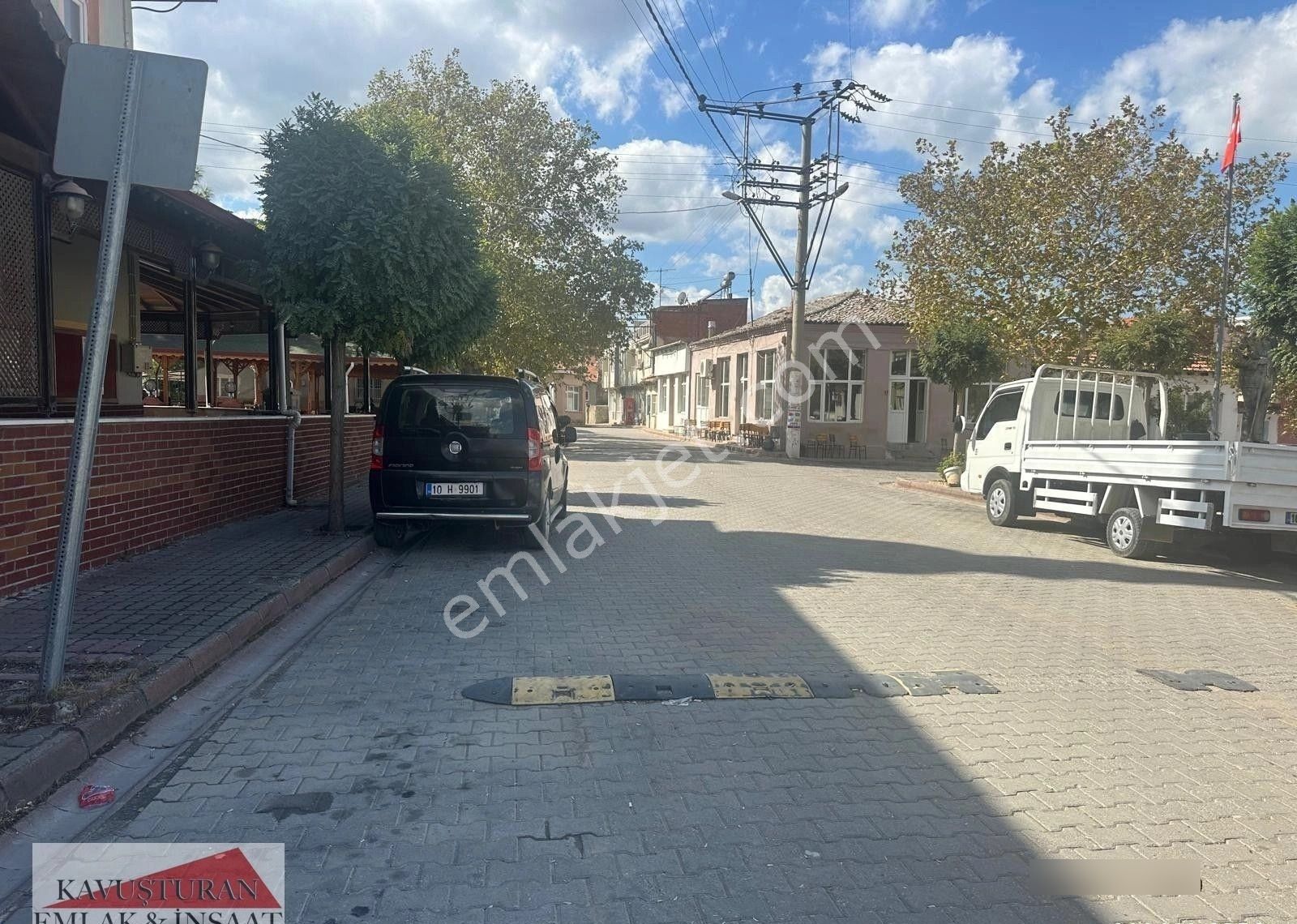 Kavuşturan Emlak'tan Havran Büyükdere Köy Merkezin'de Satılık Bahçe - Görsel 18