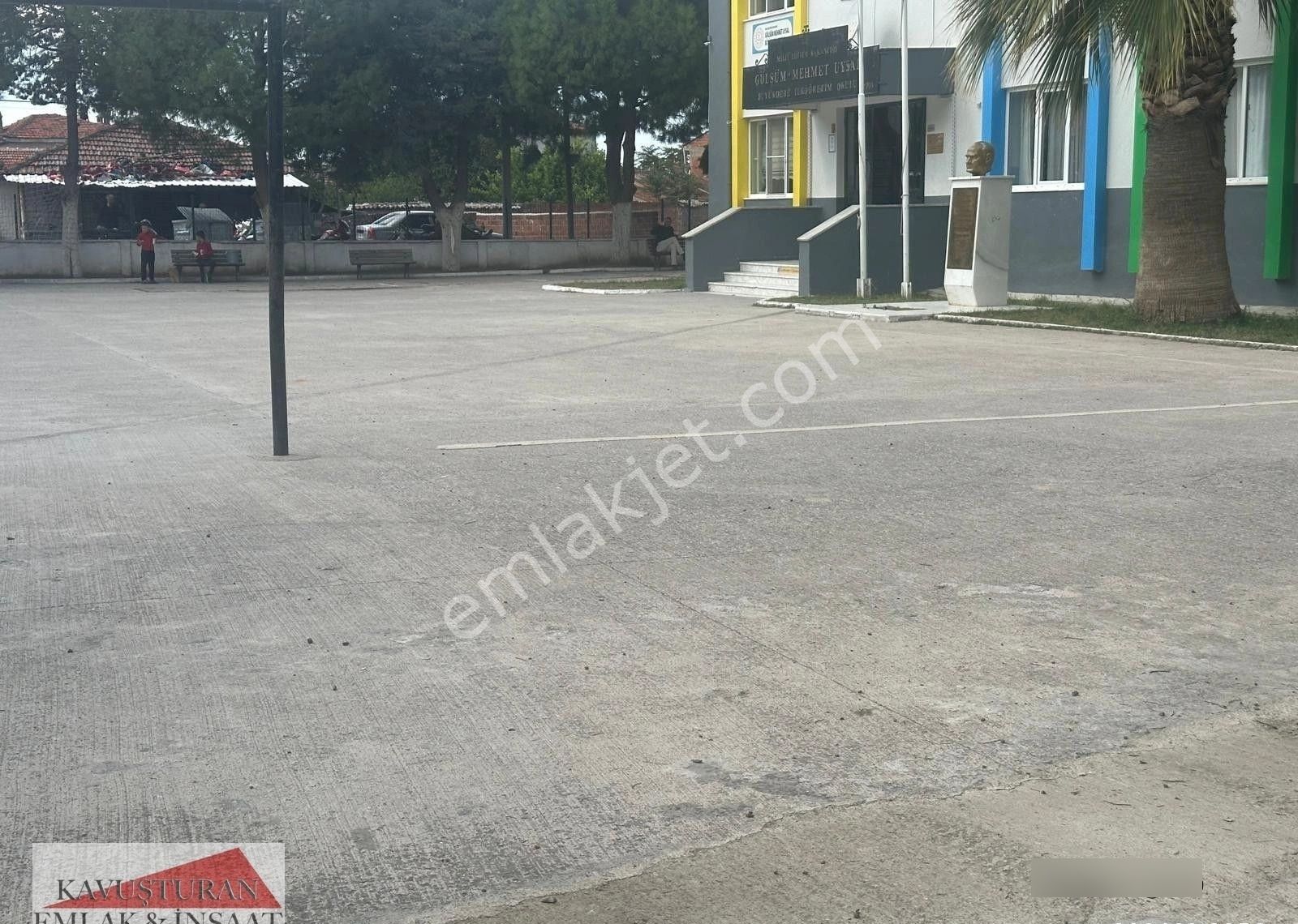 Kavuşturan Emlak'tan Havran Büyükdere Köy Merkezin'de Satılık Bahçe - Görsel 9