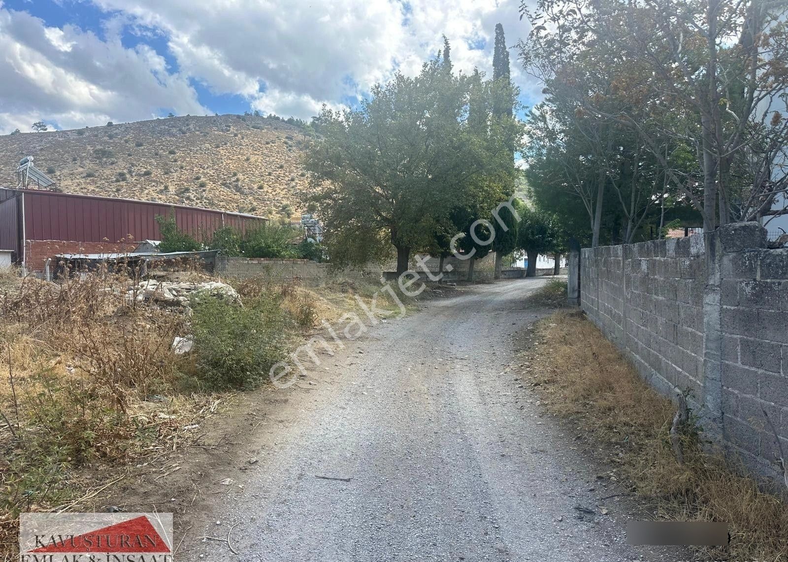 Kavuşturan Emlak'tan Havran Büyükdere Köy Merkezin'de Satılık Bahçe - Görsel 15