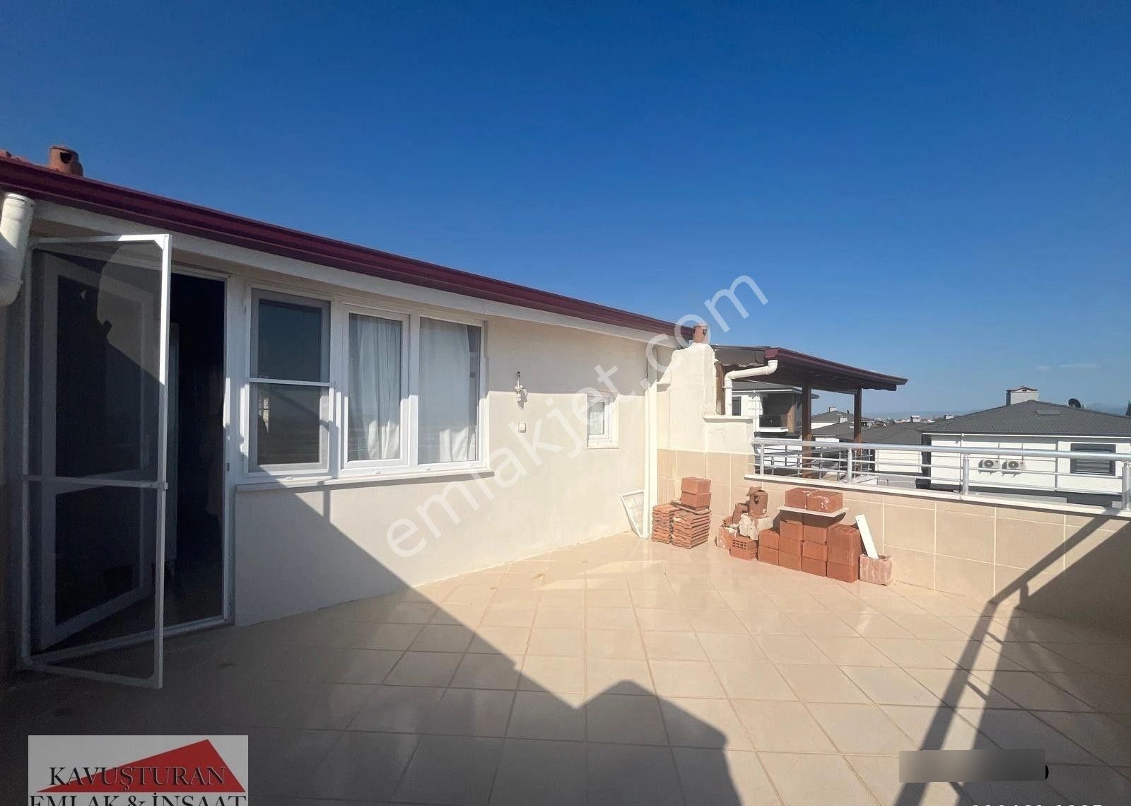 Kavuşturan Emlak'tan Akçay Güre'de Deniz Manzaralı Satılık Villa - Görsel 13