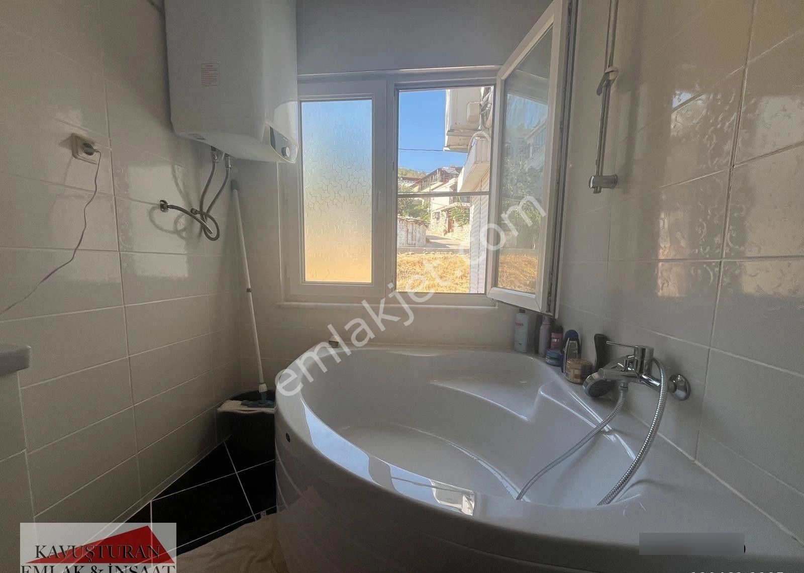 Kavuşturan Emlak'tan Akçay Güre'de Deniz Manzaralı Satılık Villa - Görsel 14