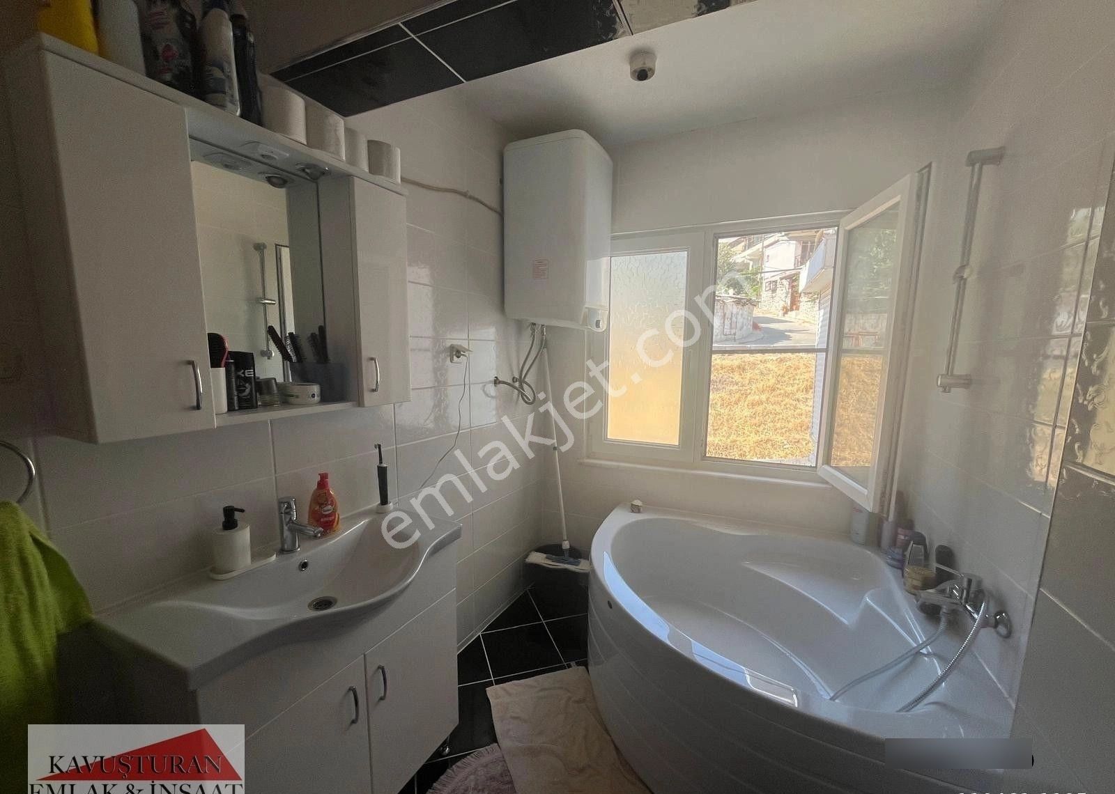 Kavuşturan Emlak'tan Akçay Güre'de Deniz Manzaralı Satılık Villa - Görsel 31