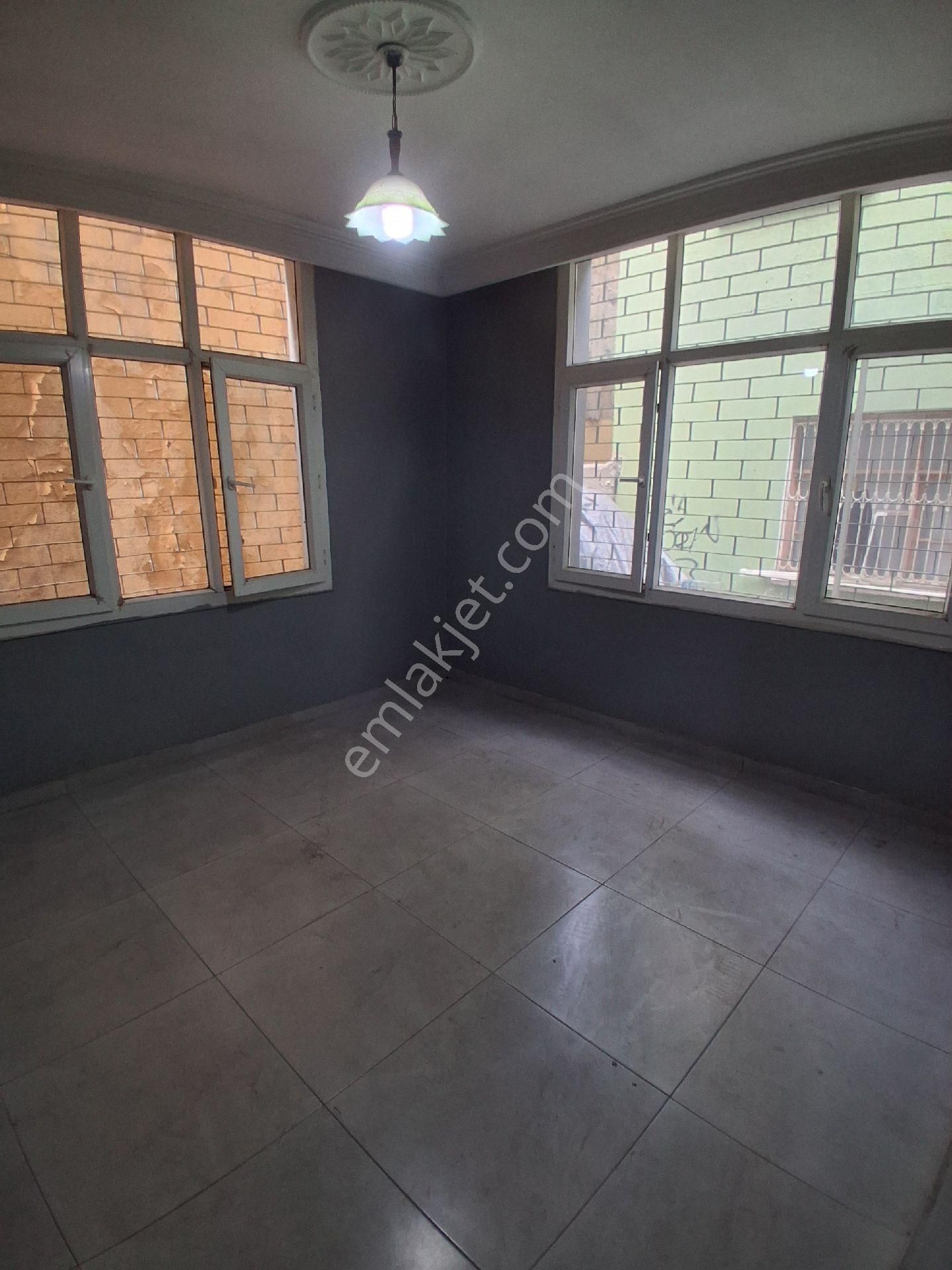 Adana Seyhan Şakirpaşa Mahallesi'nde Kiralık 2+1 Müstakil Ev - Görsel 9