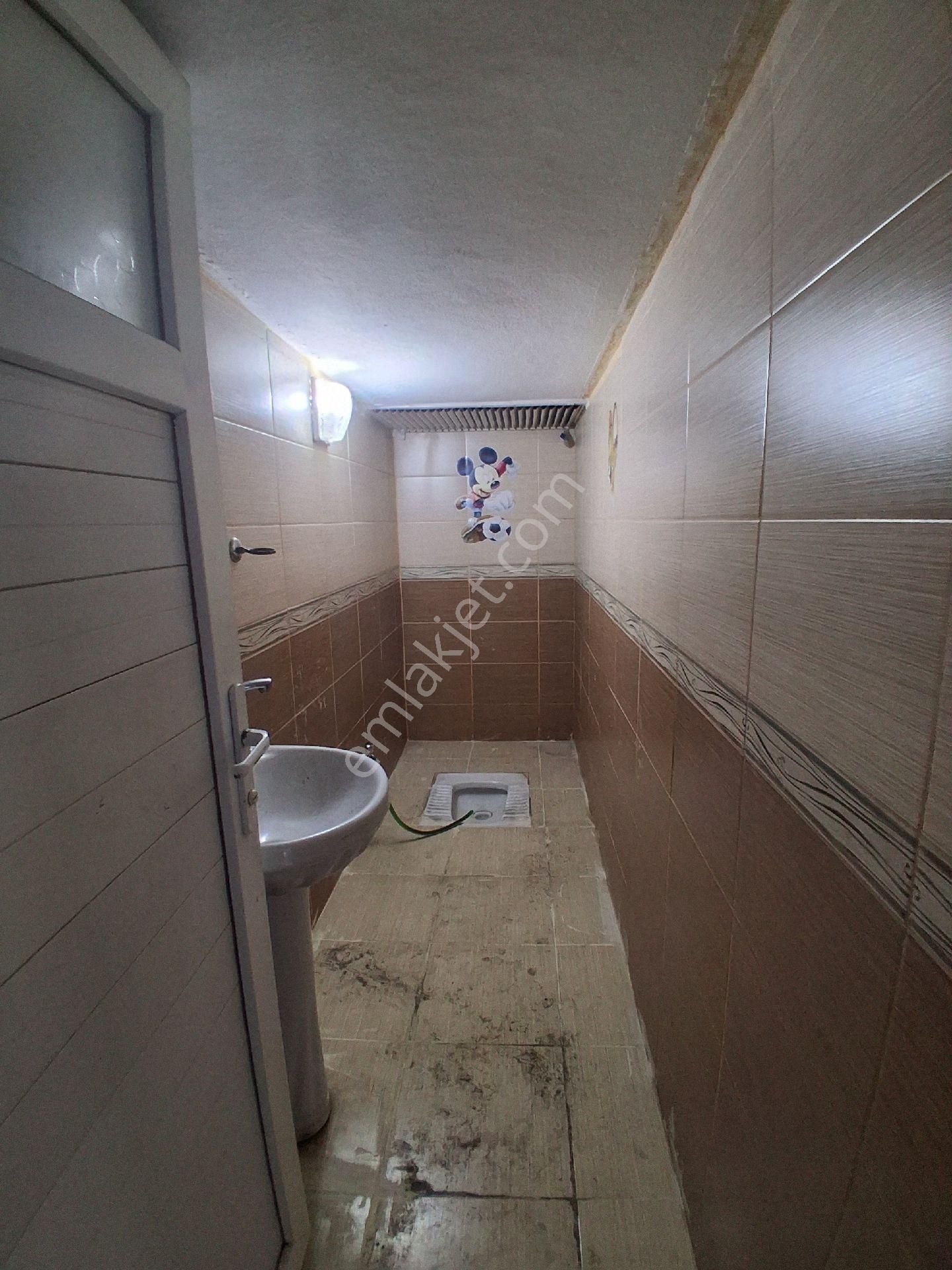 Adana Seyhan Şakirpaşa Mahallesi'nde Kiralık 2+1 Müstakil Ev - Görsel 18