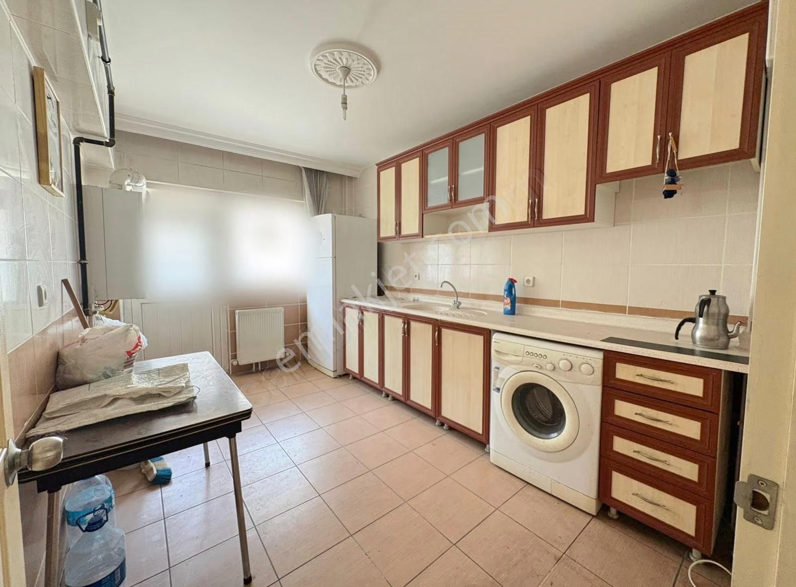 Hocalı Cad. Üzeri Ön Cephe Krediye Uygun 3+1 Bakımlı 130m2