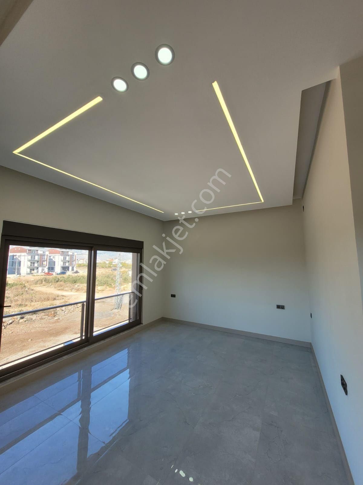 Altınkalede Modern 4+1 Yerden Isıtmalı Özel Mimarili Villa - Görsel 18