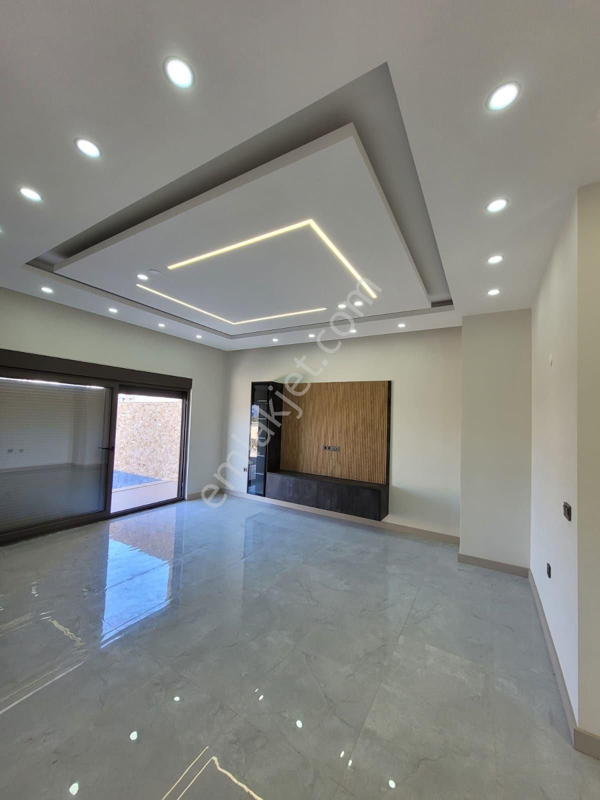 Altınkalede Modern 4+1 Yerden Isıtmalı Özel Mimarili Villa - Görsel 11